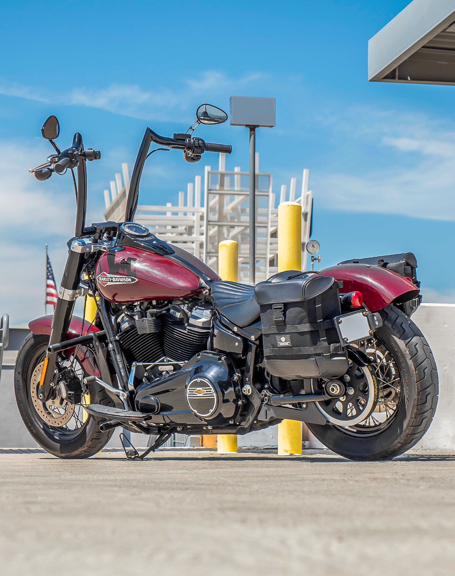 15L - Incognito Quick Mount Medium Solo Motorcycle Saddlebag (Left Only) for Harley Softail Slim FLSL v1