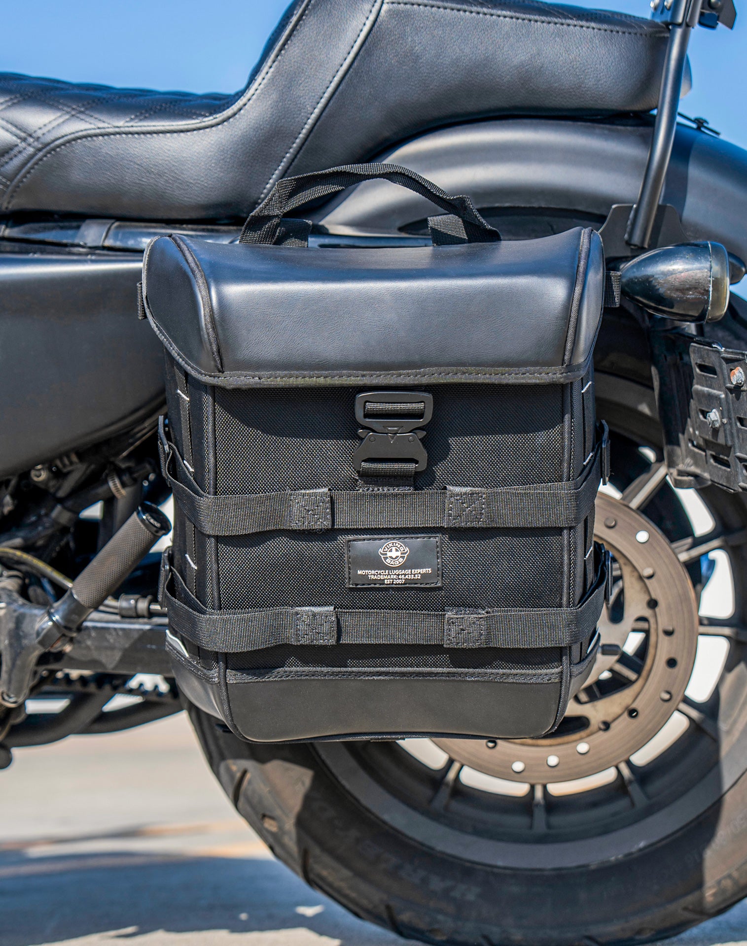 15L - Incognito Quick Mount Medium Solo Motorcycle Saddlebag (Left Only) for Harley Sportster 883 Iron XL883N Lifestyle