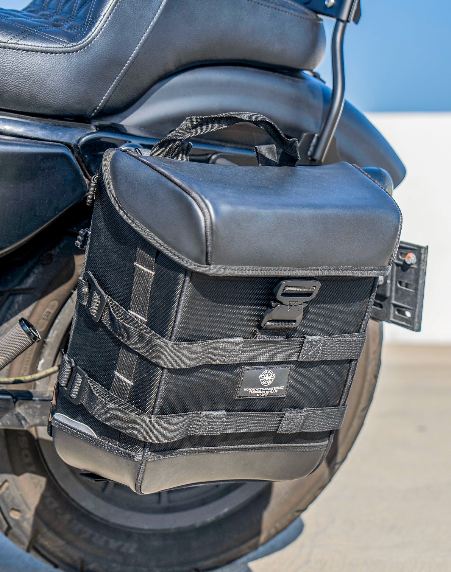 15L - Incognito Quick Mount Medium Solo Motorcycle Saddlebag (Left Only) for Harley Sportster 883 Iron XL883N Lifestyle