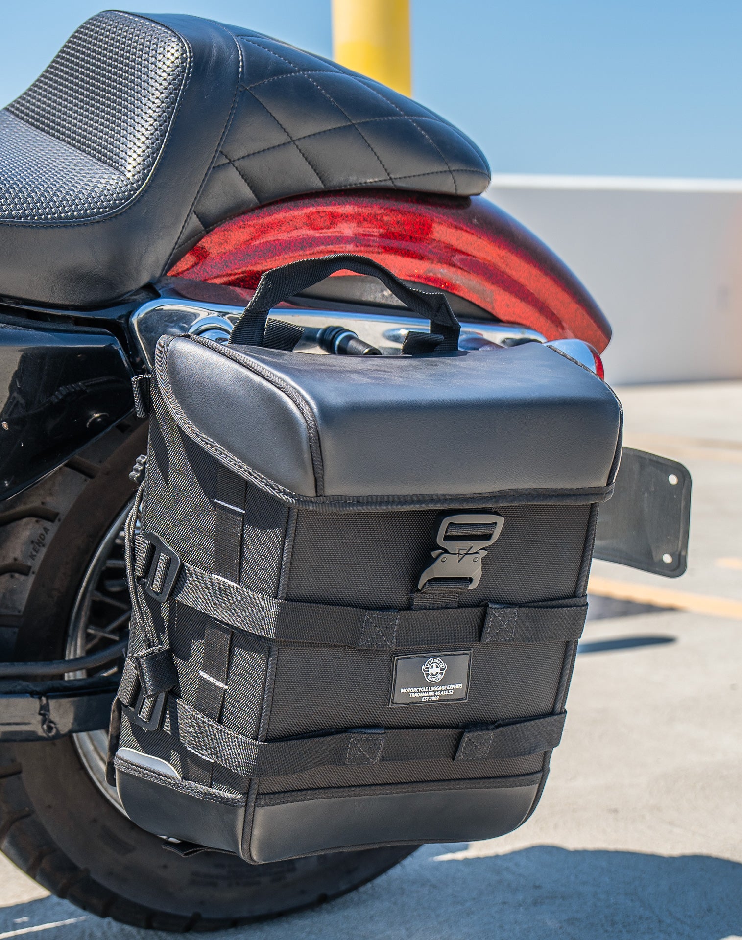 15L - Incognito Quick Mount Medium Solo Motorcycle Saddlebag (Left Only) for Harley Sportster Seventy Two XL1200V v3