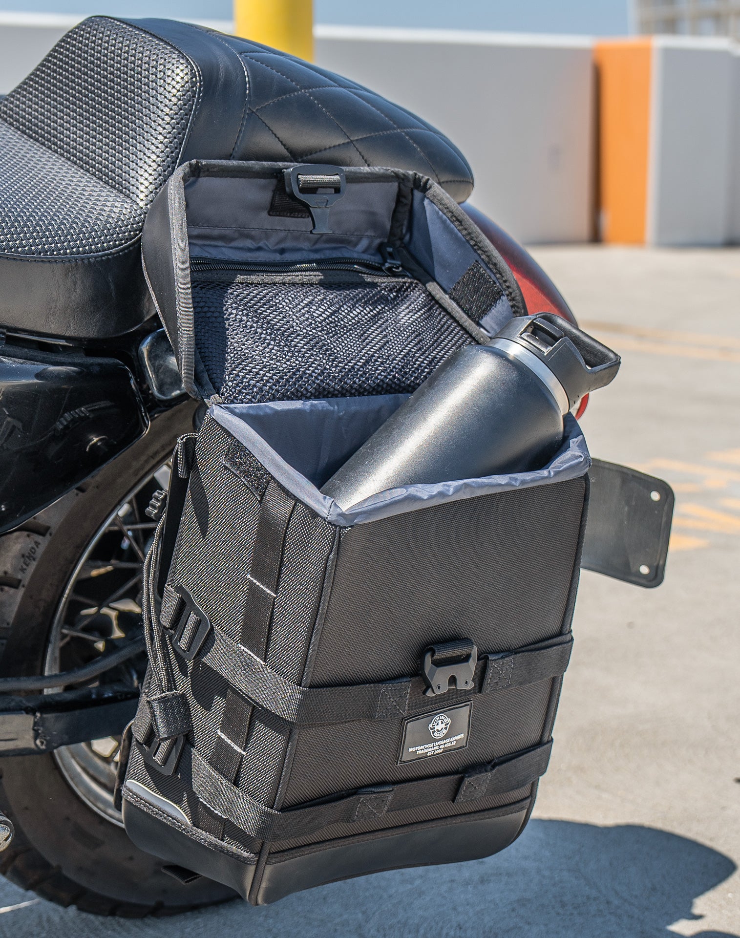 15L - Incognito Quick Mount Medium Solo Motorcycle Saddlebag (Left Only) for Harley Sportster Seventy Two XL1200V v4