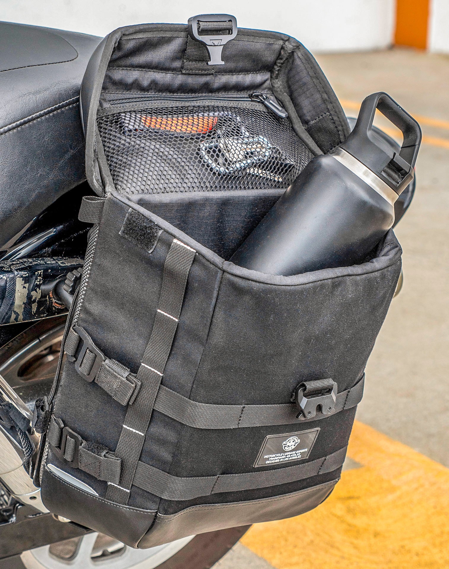 15L - Incognito Quick Mount Medium Solo Motorcycle Saddlebag (Left Only) for Harley Dyna Fat Bob FXDF/SE v4