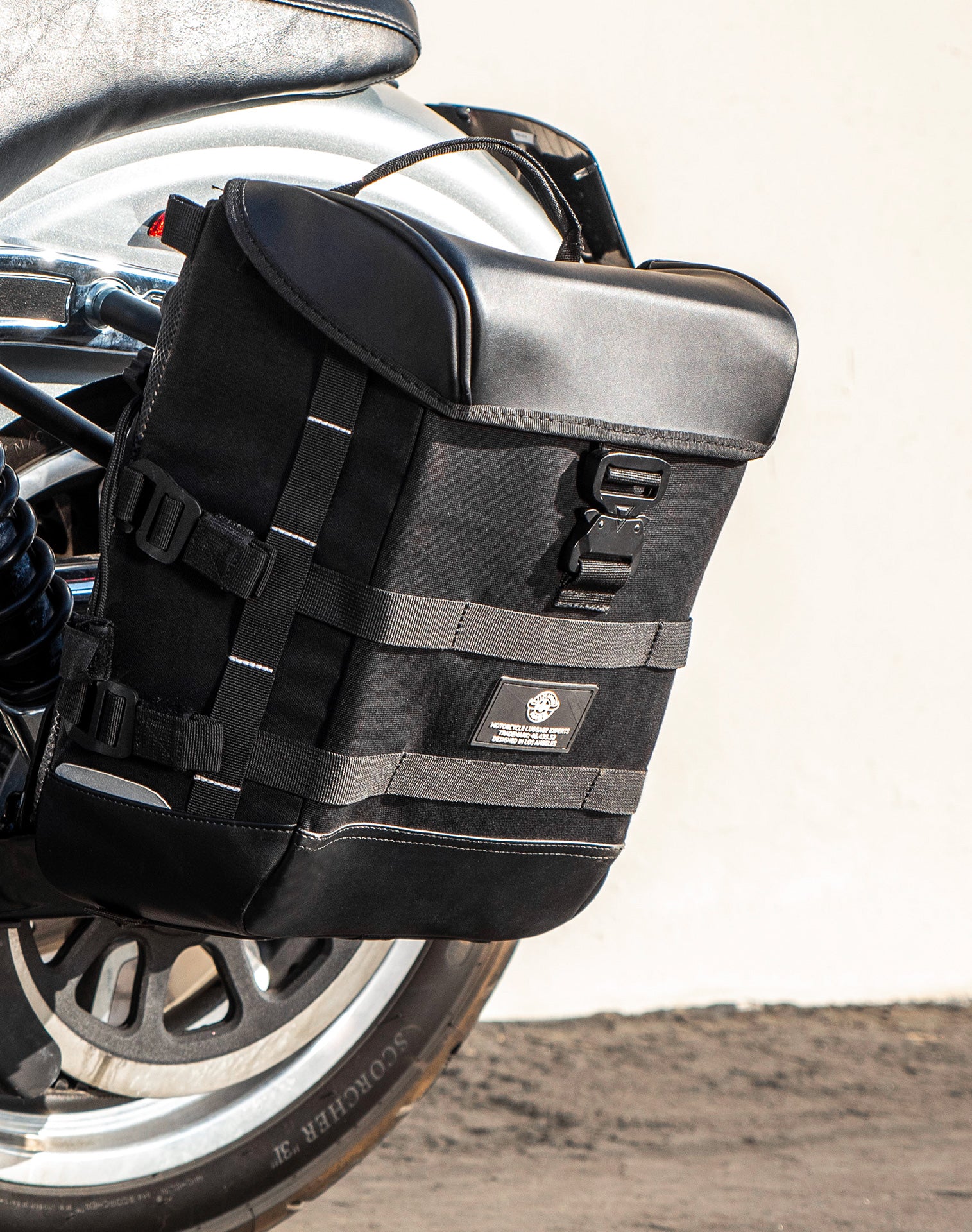 15L - Incognito Quick Mount Medium Solo Motorcycle Saddlebag (Left Only) for Harley Dyna Low Rider FXDL/I v2