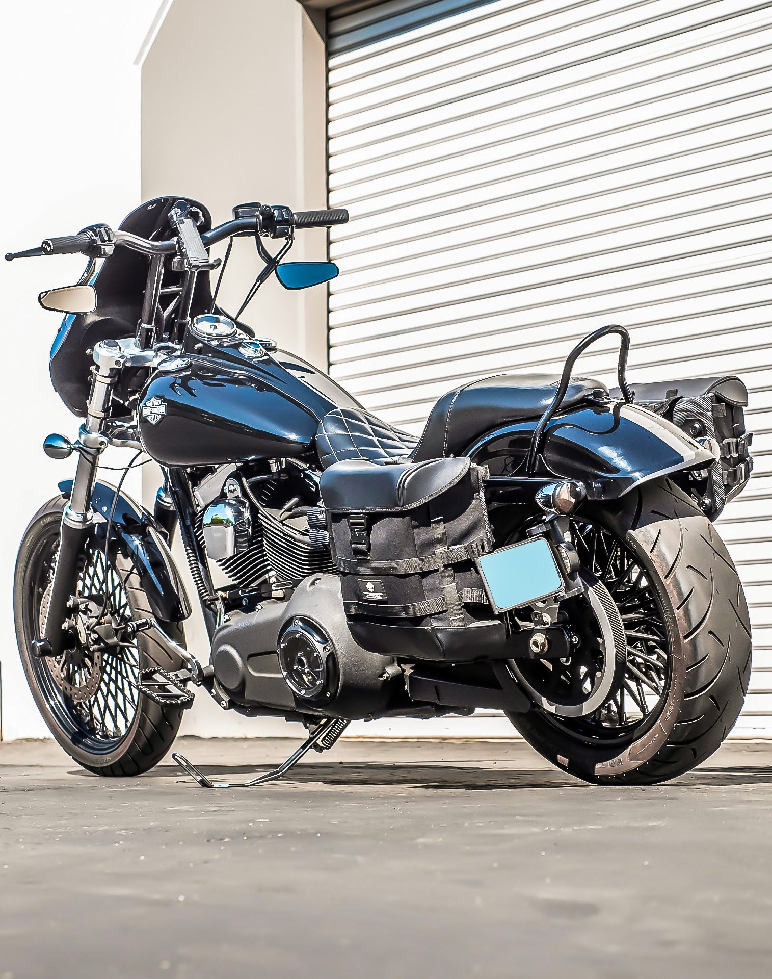 15L - Incognito Quick Mount Medium Solo Motorcycle Saddlebag (Left Only) for Harley Dyna Wide Glide FXDWG/I v1