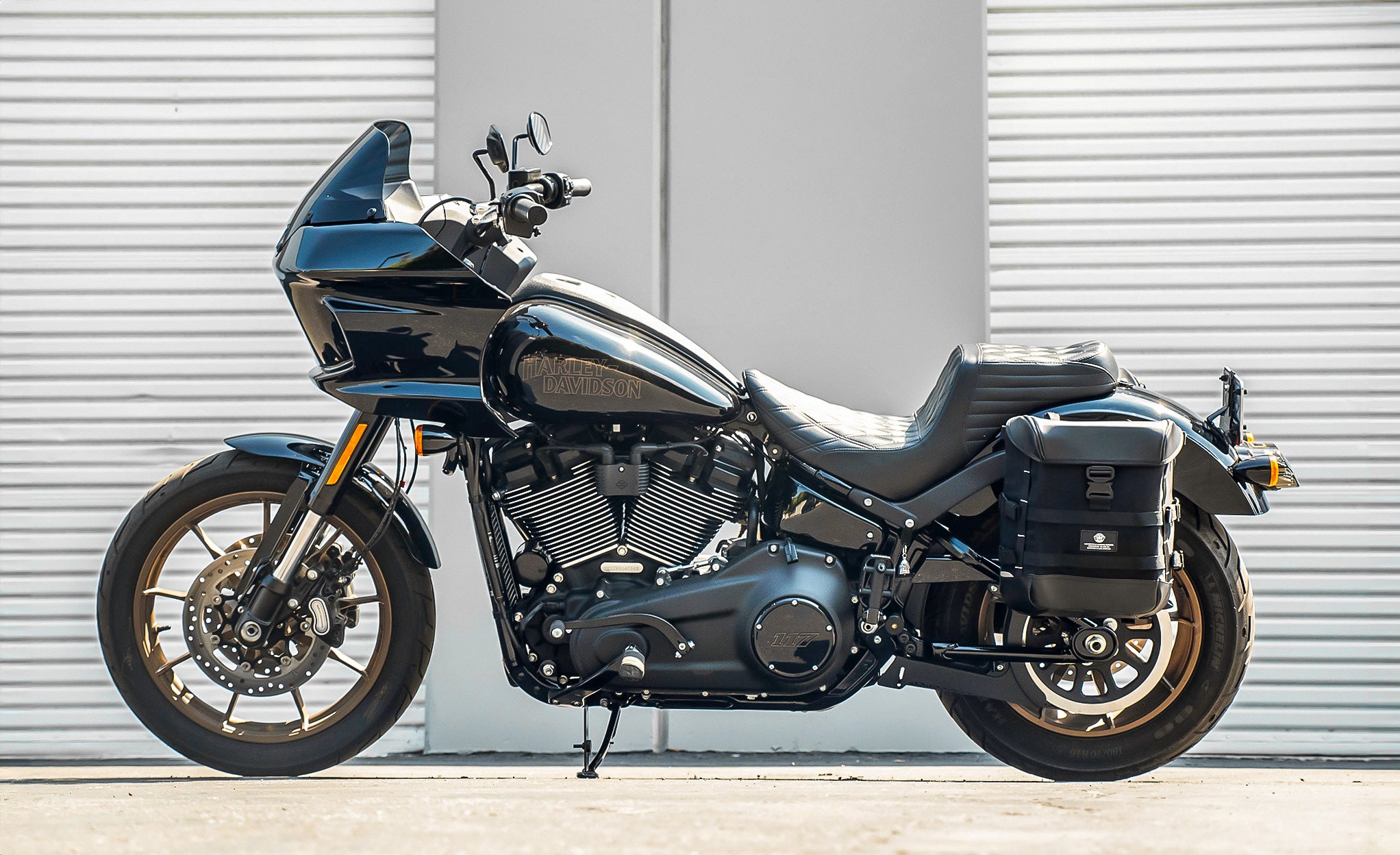 15L - Incognito Quick Mount Medium Solo Saddlebag (Left Only) for Harley Softail Low Rider ST FXLRST @expand