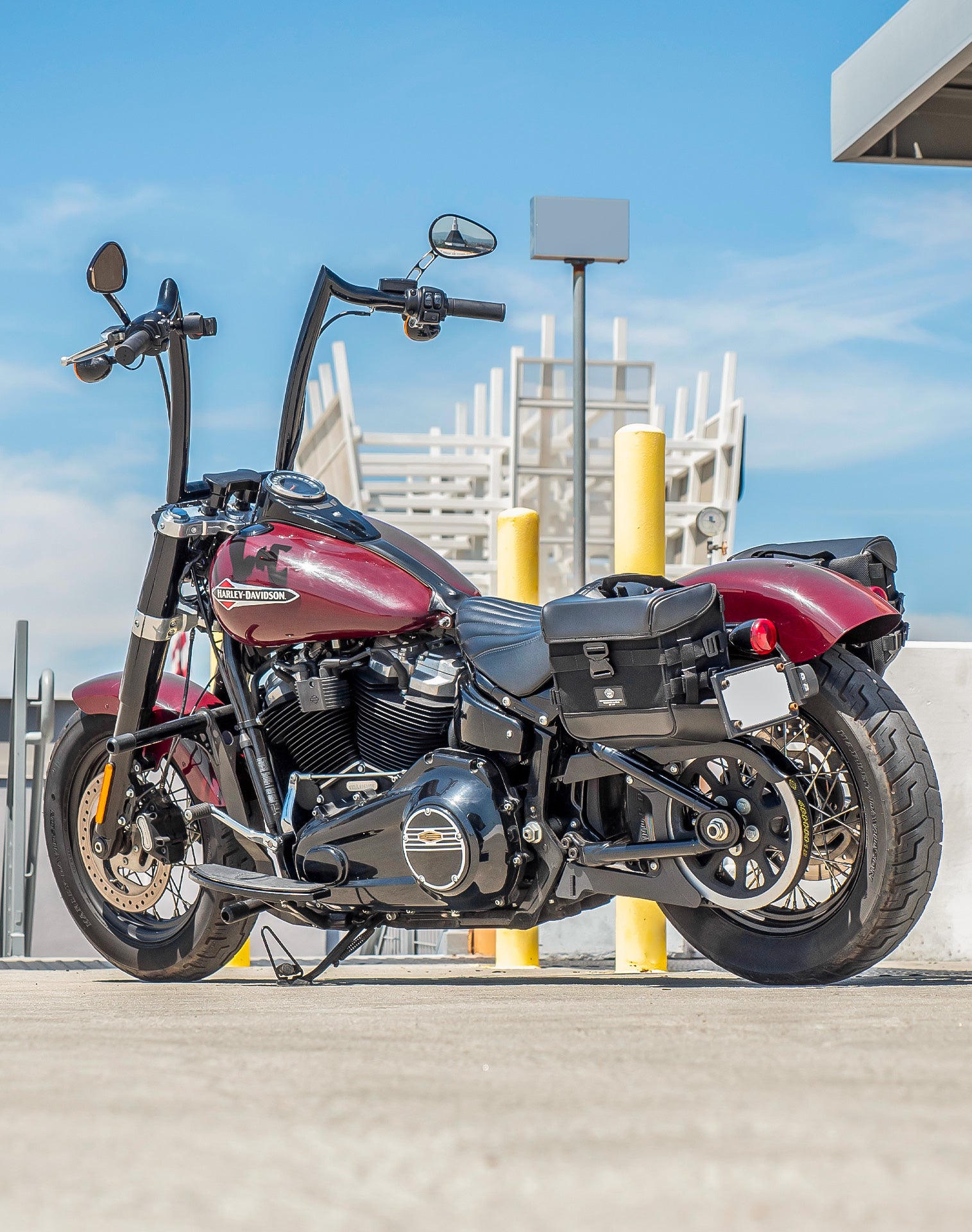 10L - Incognito Quick Mount Small Solo Motorcycle Saddlebag (Left Only) for Harley Softail Slim FLSL v1