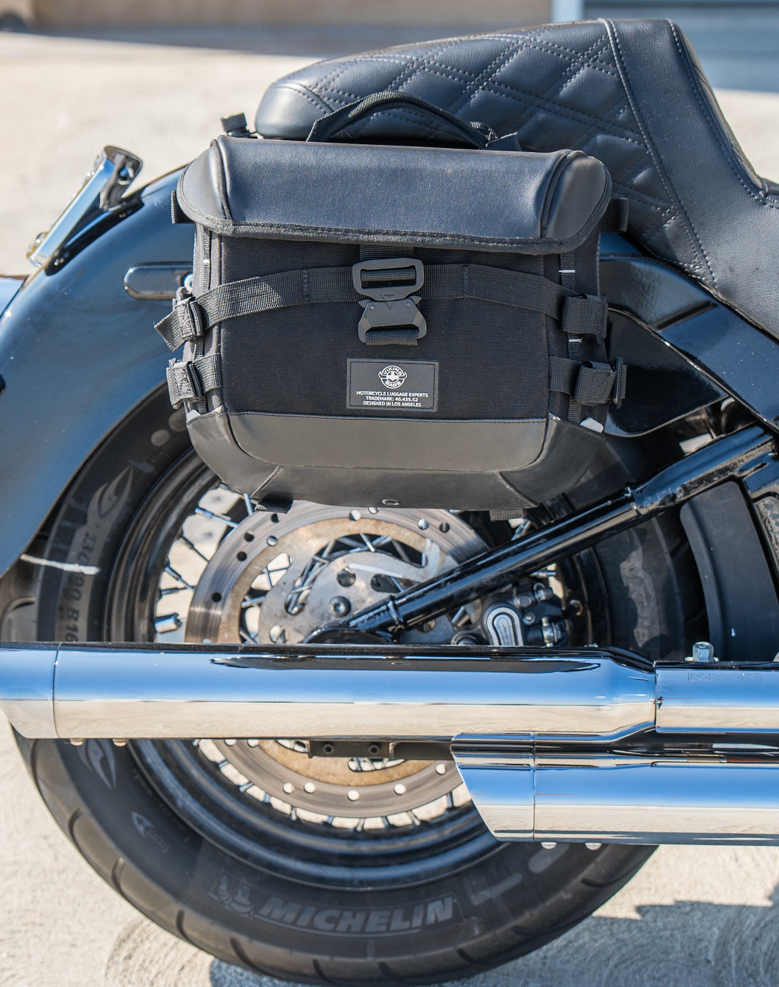 10L - Incognito Quick Mount Small Solo Motorcycle Saddlebag (Right Only) for Harley Softail Heritage FLHC/S Lifestyle