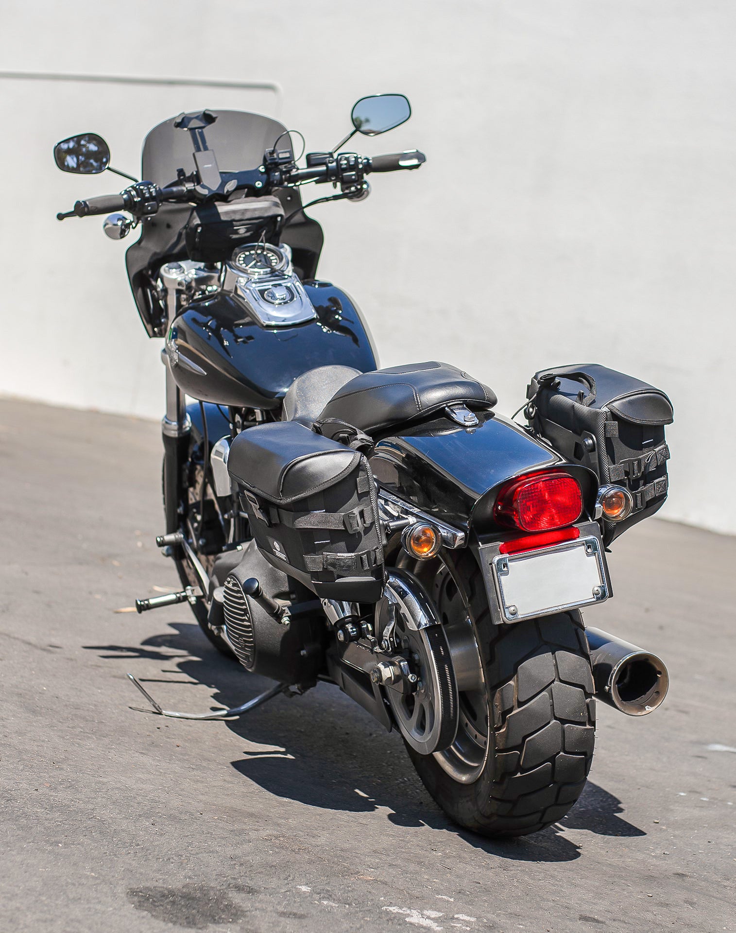 10L - Incognito Quick Mount Small Solo Saddlebag (Left Only) for Harley Davidson Dyna Fat Bob FXDF/SE v1