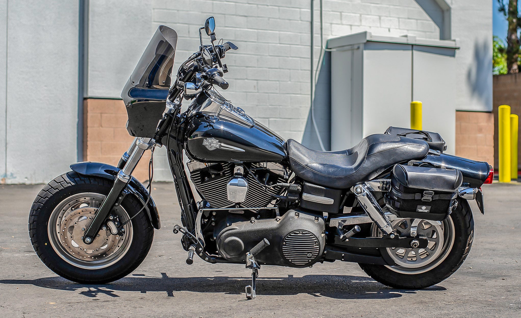 10L - Incognito Quick Mount Small Solo Saddlebag (Left Only) for Harley Davidson Dyna Fat Bob FXDF/SE @expand