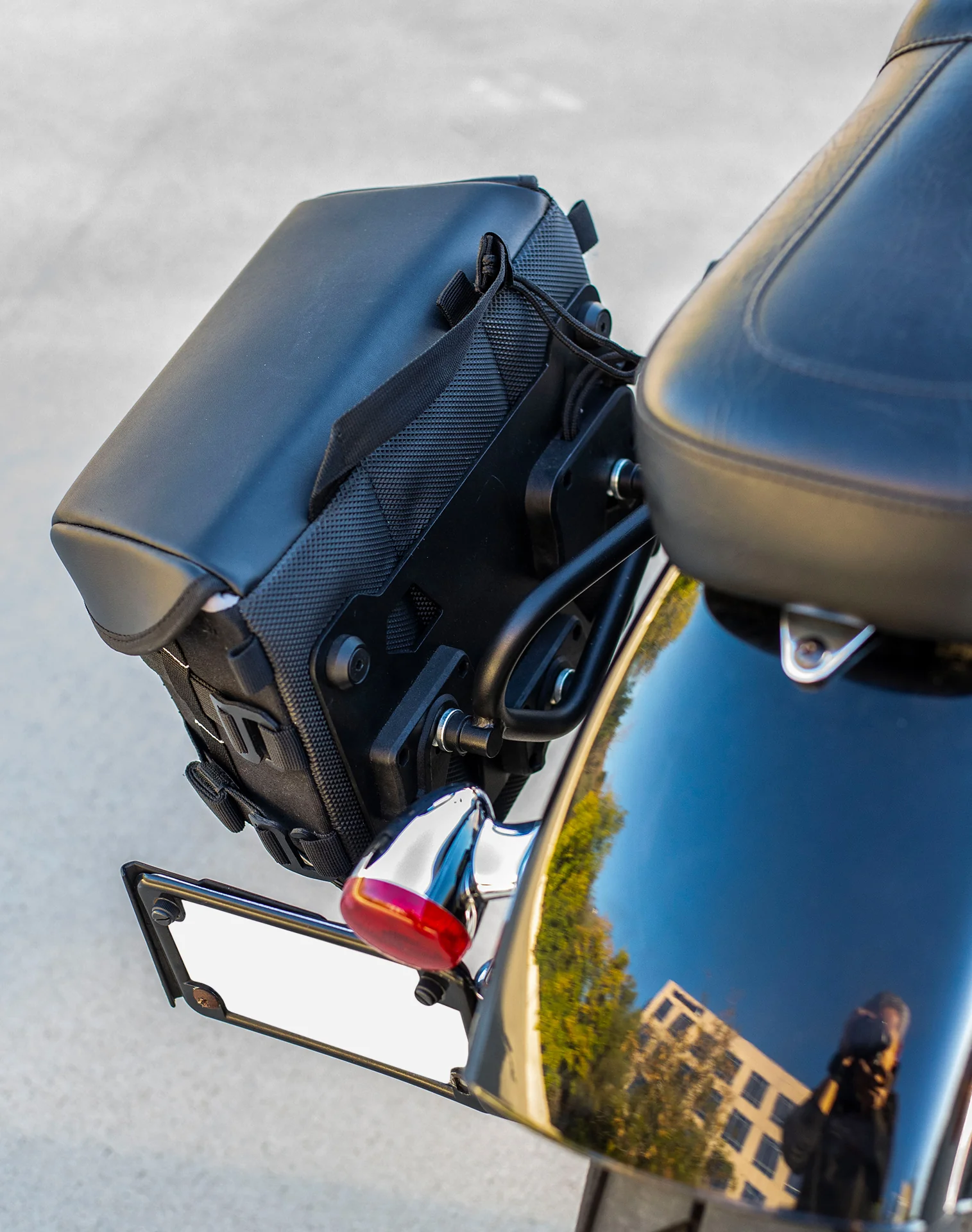 10L - Incognito Quick Mount Small Solo Saddlebag (Left Only) for Harley Davidson Dyna Low Rider S FXDLS v3