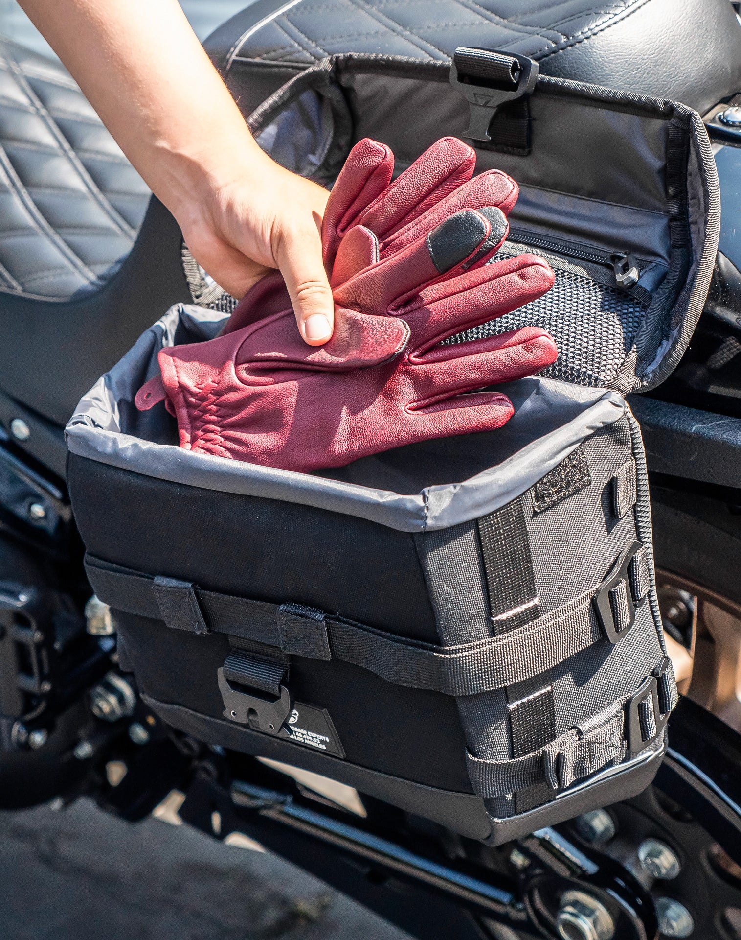 10L - Incognito Quick Mount Small Solo Saddlebag (Left Only) for Harley Softail Low Rider ST FXLRST v4