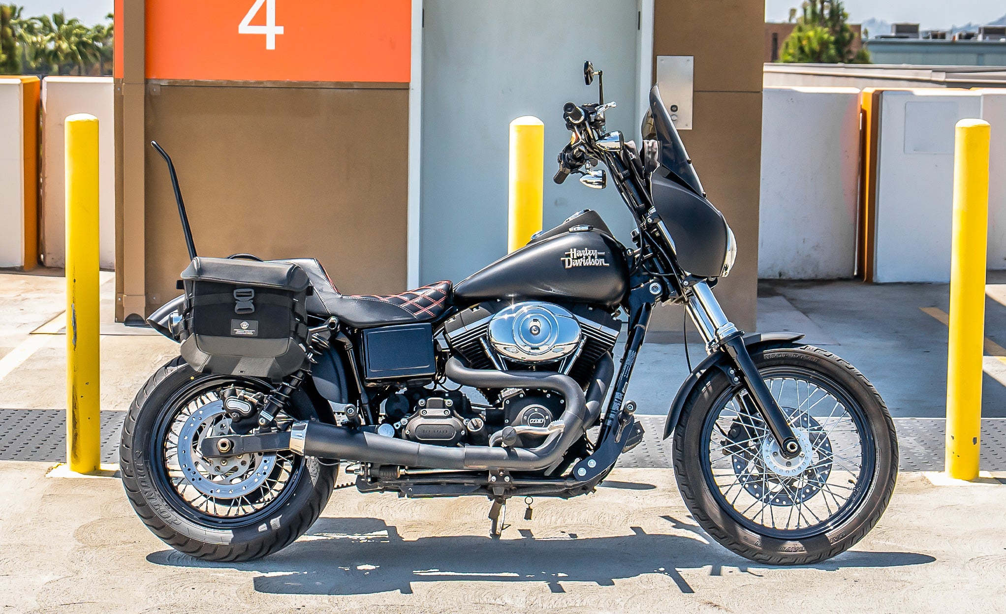 10L - Incognito Quick Mount Small Solo Motorcycle Saddlebag (Right Only) for Harley Dyna Street Bob FXDB/I Lifestyle @expand