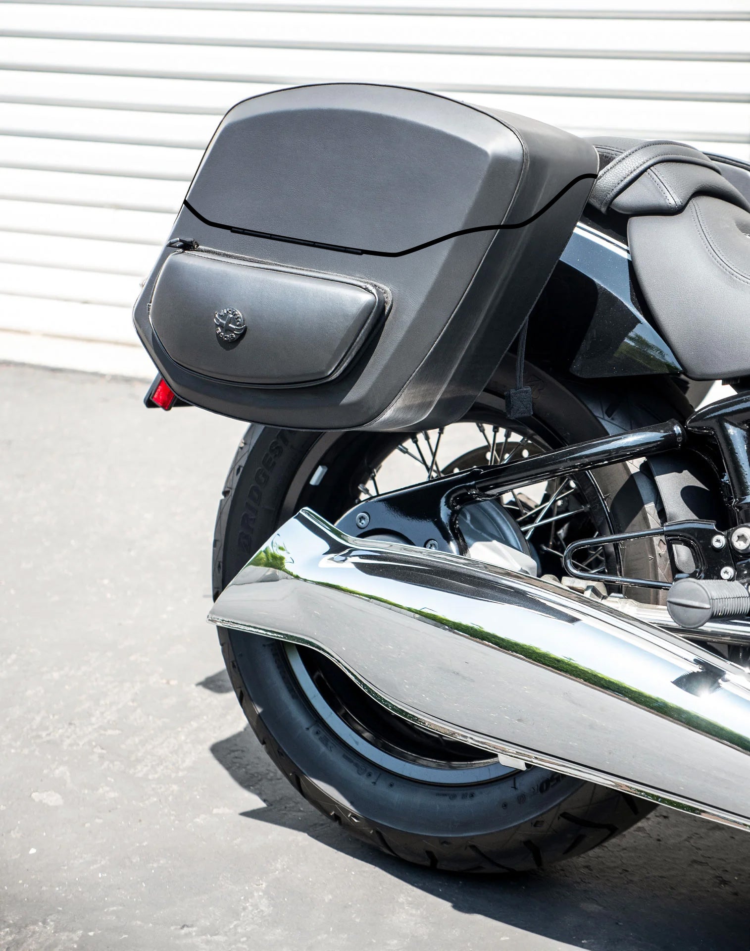 24L - Ironclad Quick-Mount Medium BMW R18 Leather Wrapped Hard Saddlebags Life Style 3