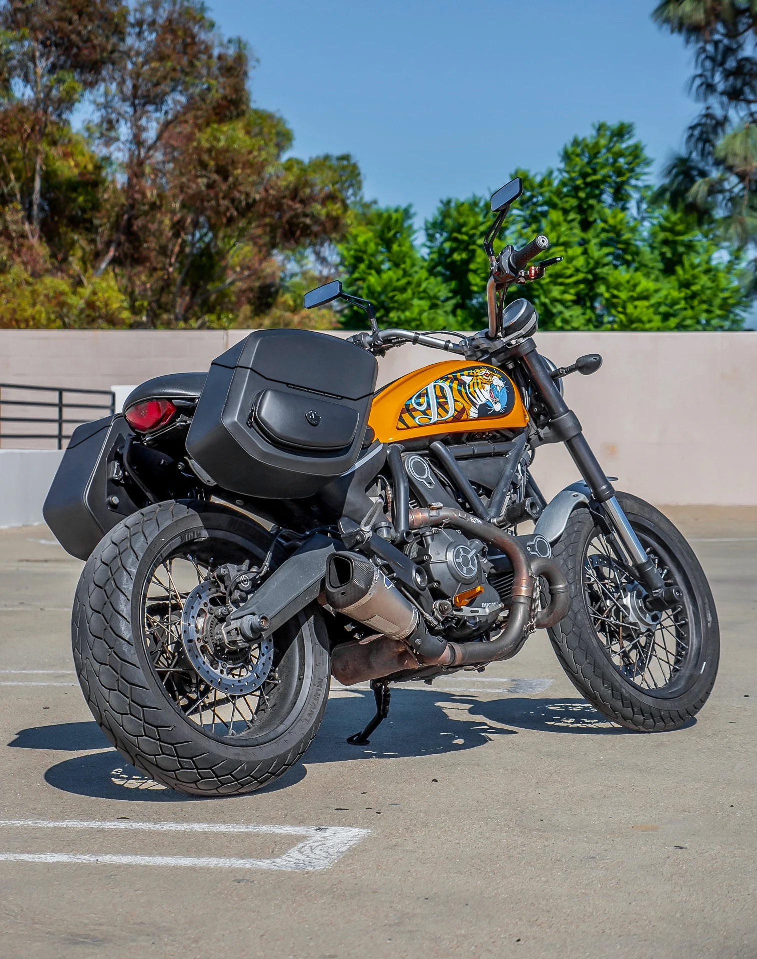 24L - Ironclad Quick-Mount Medium Ducati Scrambler (2014-17) Leather Wrapped Hard Saddlebags Life Style 1