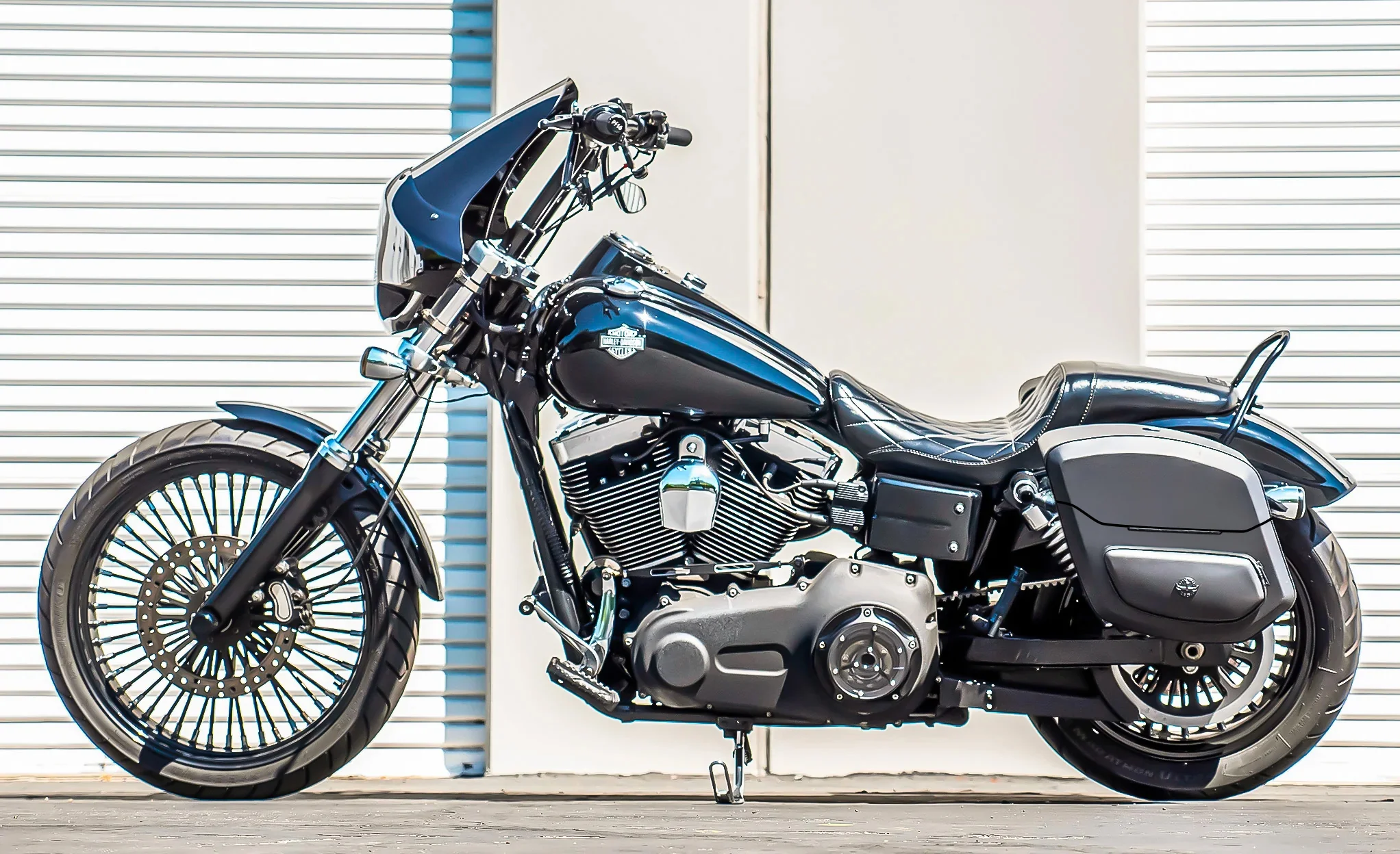 24L - Ironclad Quick-Mount Medium Harley Dyna Wide Glide FXDWG Leather Wrapped Hard Saddlebags Life Style Photo @expand