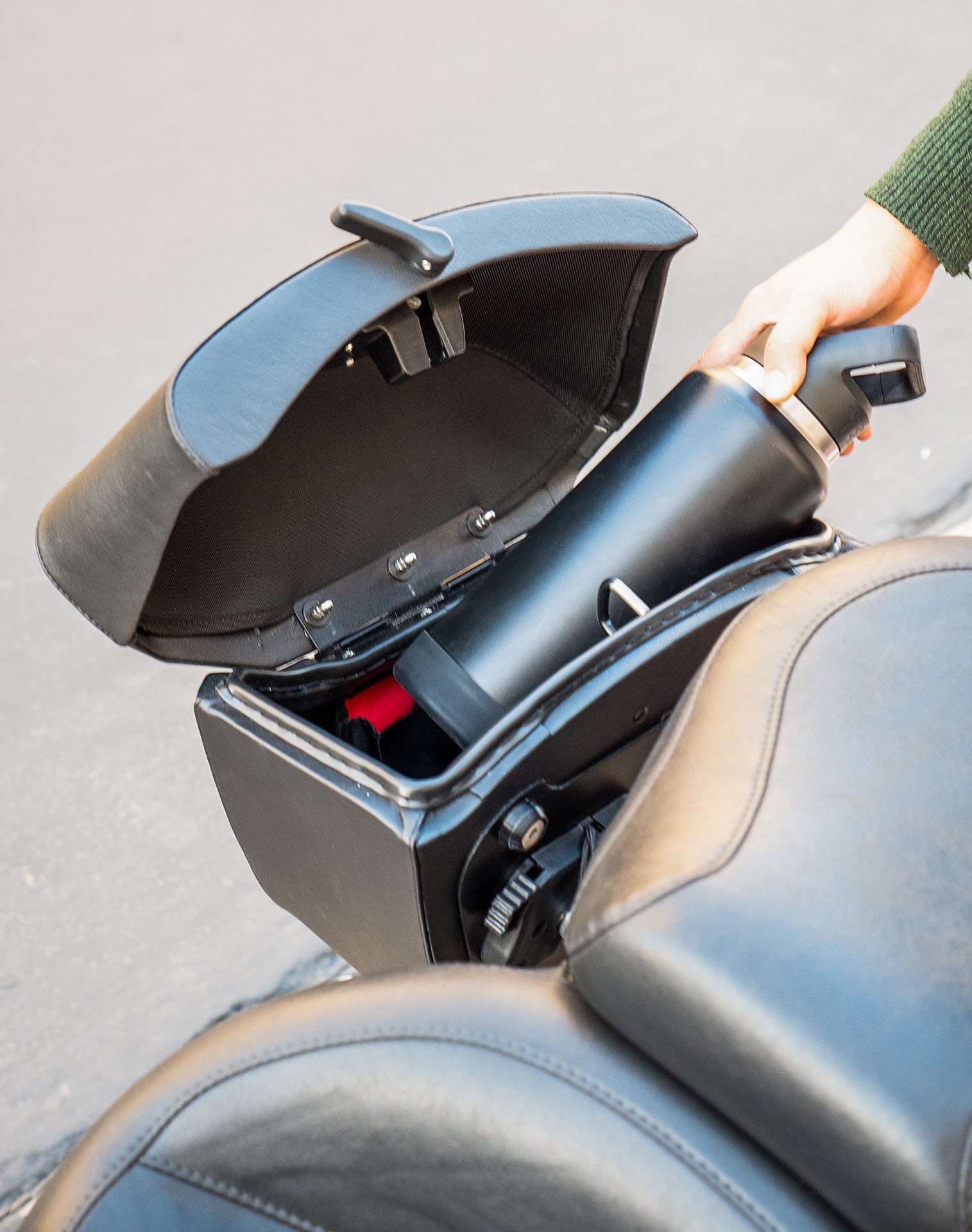 24L - Ironclad Quick-Mount Medium Leather Wrapped Hard Saddlebags for Harley Softail Fat Boy FLSTF/I Life Style 4