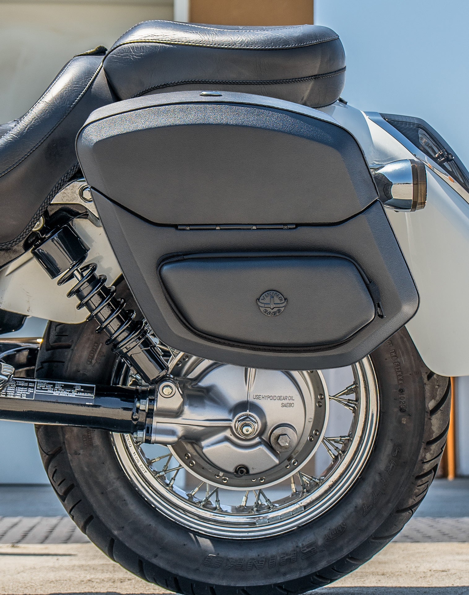 24L - Ironclad Quick-Mount Medium Honda 750 Shadow Aero Leather Wrapped Hard Saddlebags Life Style 2