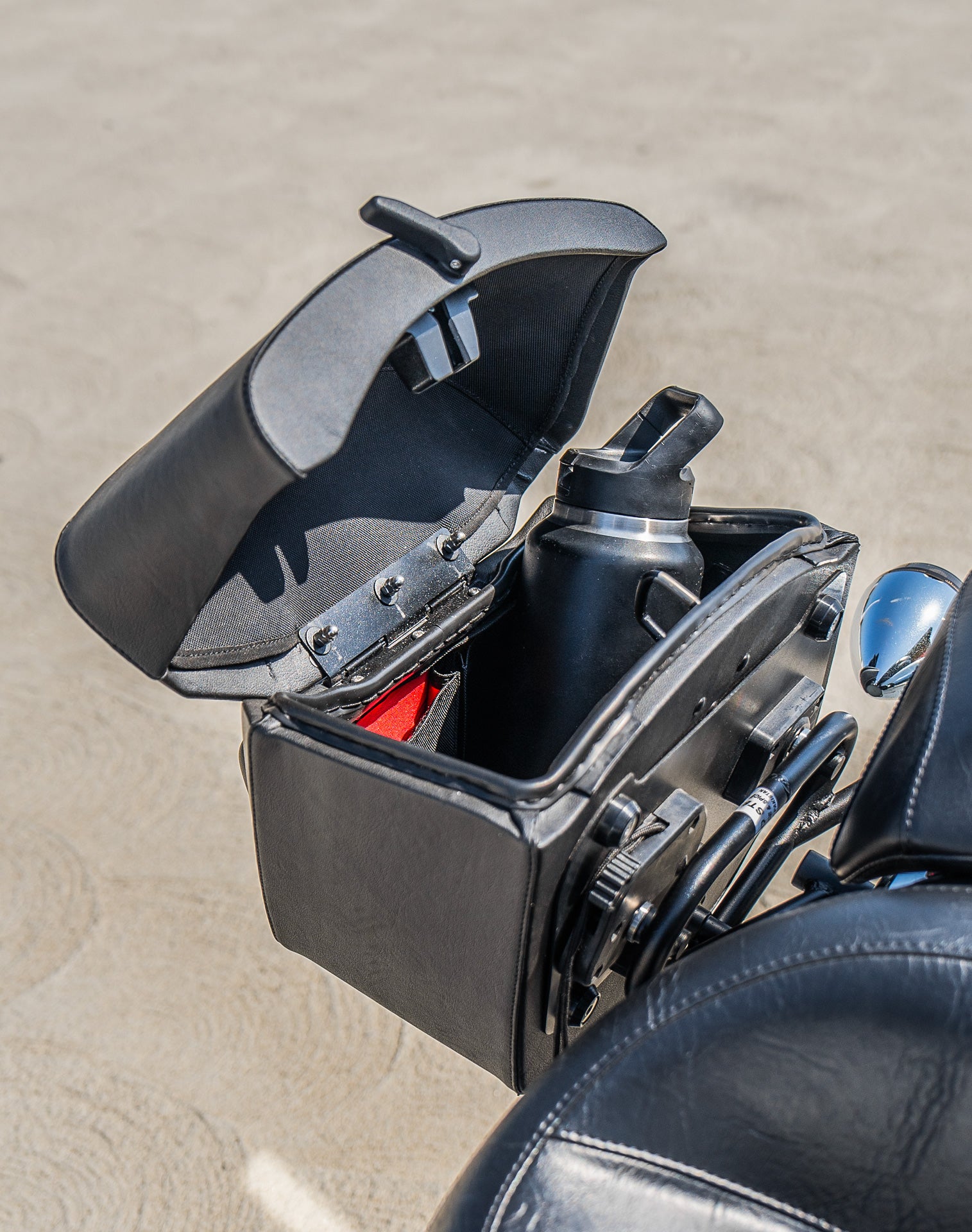 24L - Ironclad Quick-Mount Medium Honda 750 Shadow Aero Leather Wrapped Hard Saddlebags Life Style 4