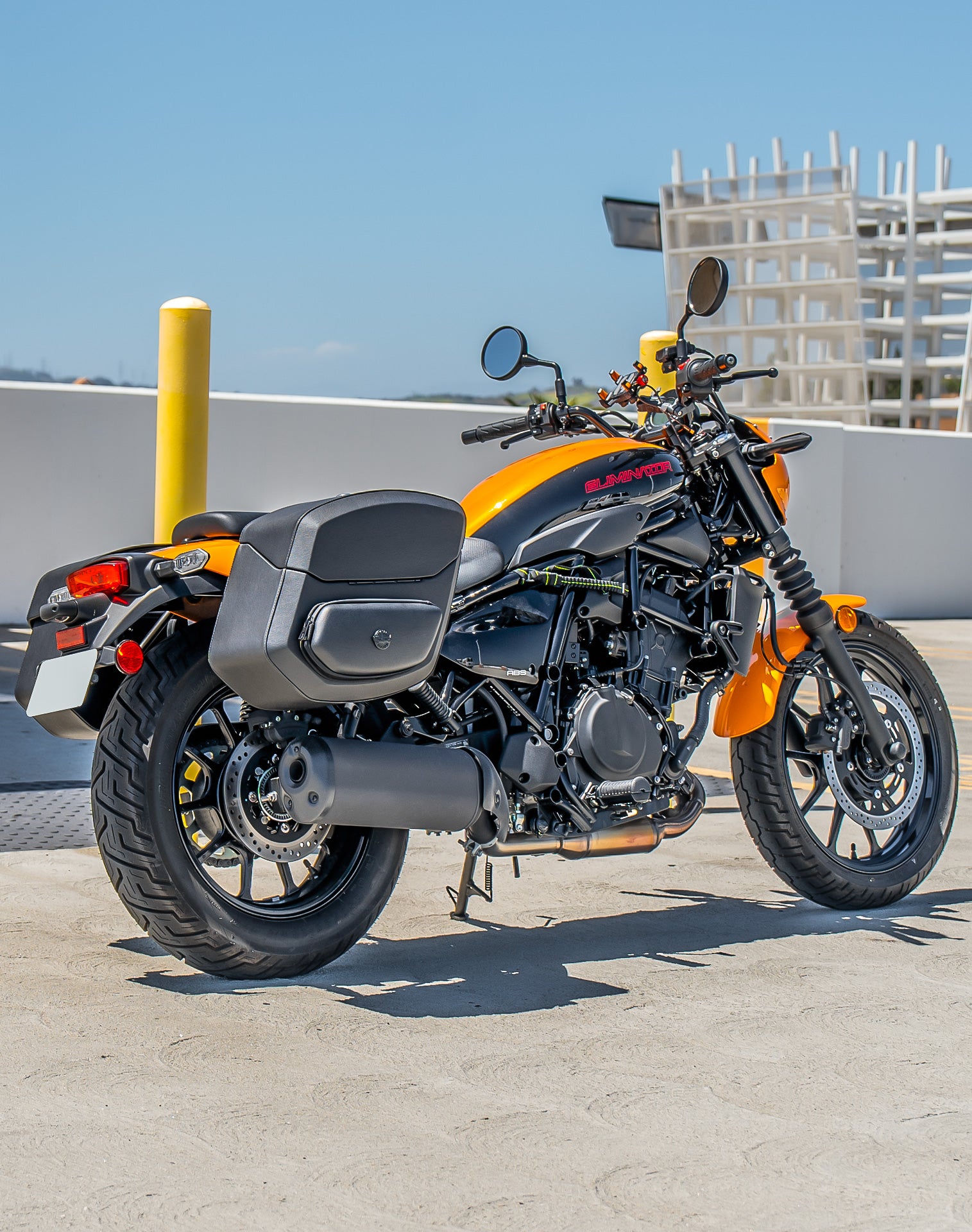 24L - Ironclad Quick-Mount Medium Kawasaki Eliminator 450 Leather Wrapped Hard Saddlebags Life Style 1