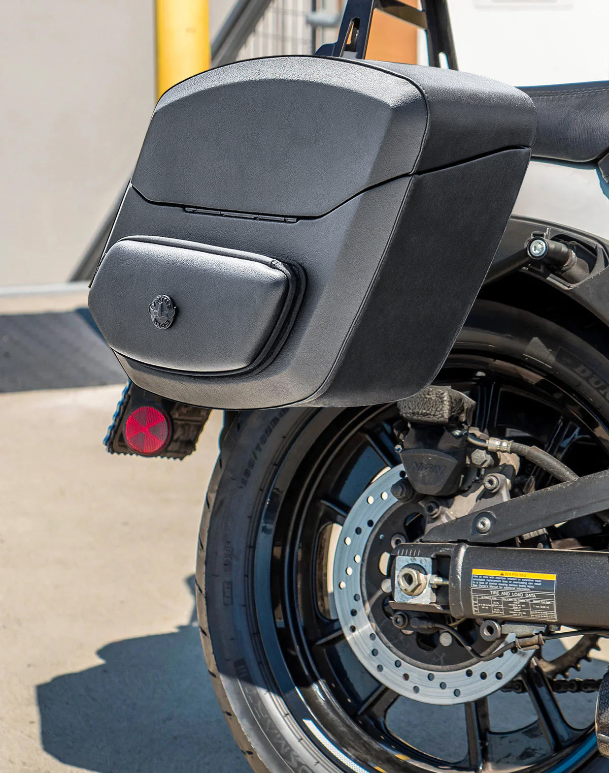 24L - Ironclad Quick-Mount Medium Kawasaki Vulcan S Leather Wrapped Hard Saddlebags Life Style 3