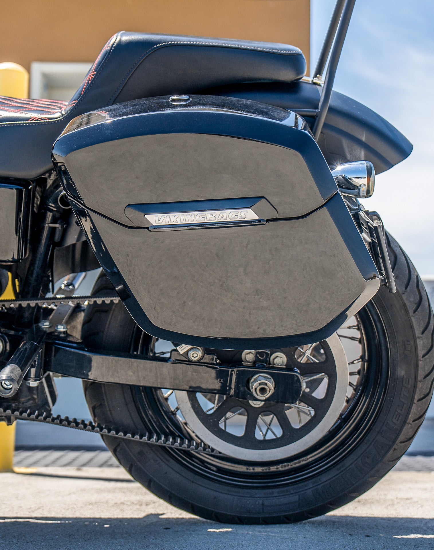 24L - Ironclad Quick-Mount Medium Harley Dyna Street Bob FXDB Painted Hard Saddlebags Life style 2