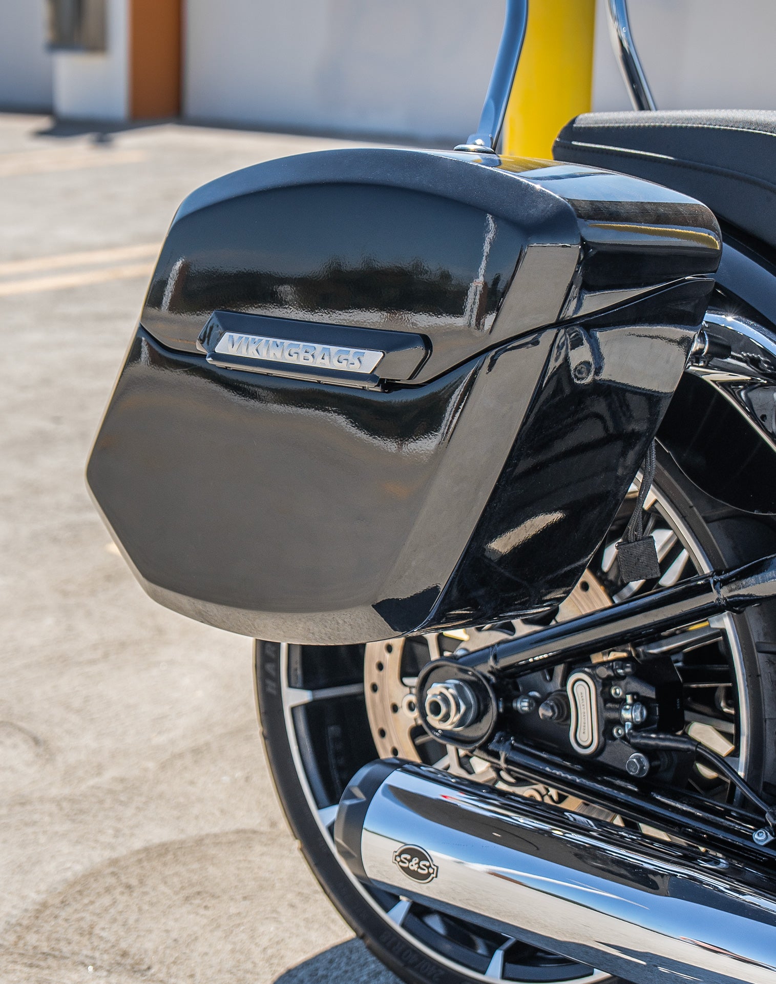 24L - Ironclad Quick-Mount Medium Harley Softail Breakout FXBR/S Painted Hard Saddlebags Lifestyle