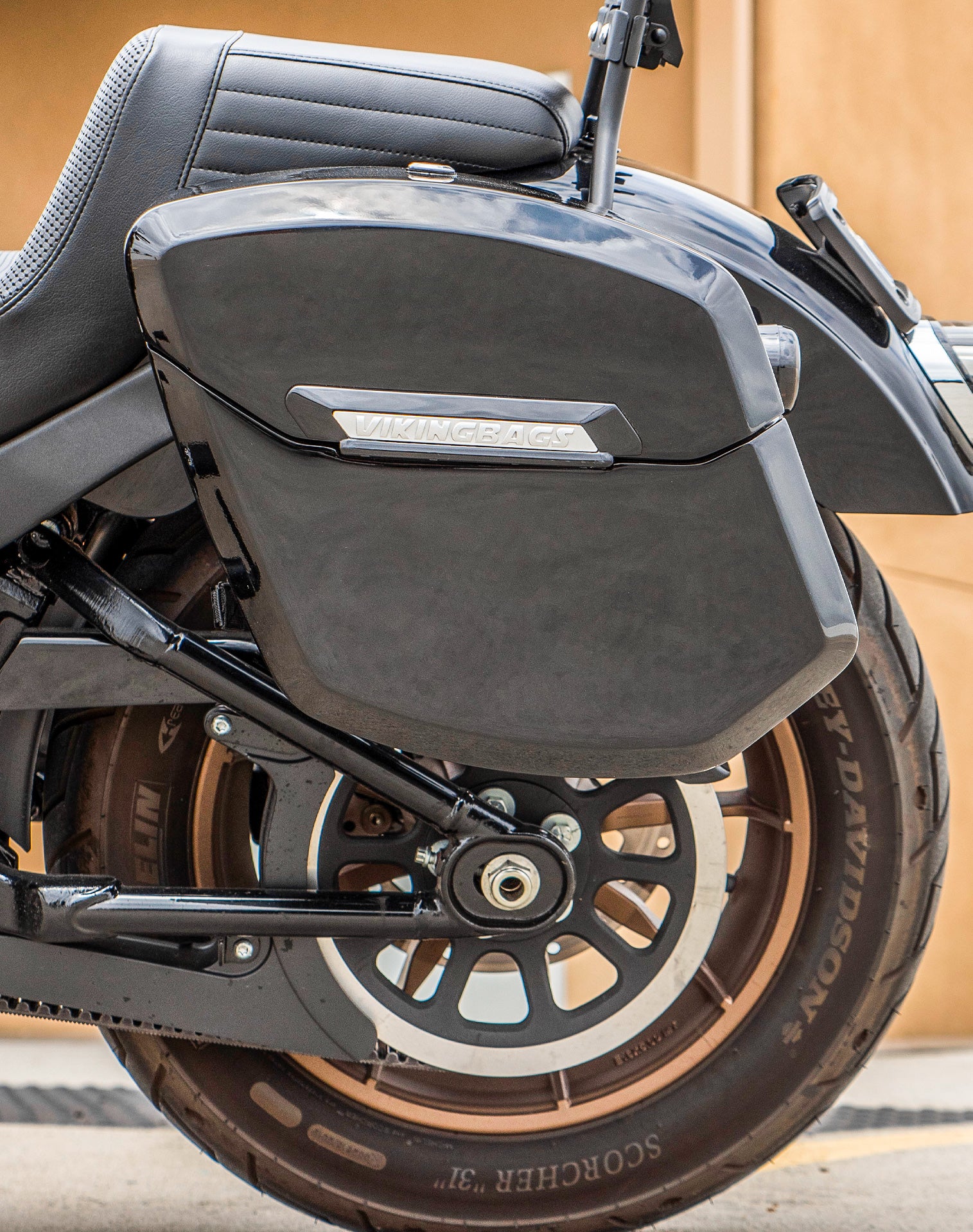 24L - Ironclad Quick-Mount Medium Harley Softail Low Rider S FXLRS Painted Hard Saddlebags Life style 2