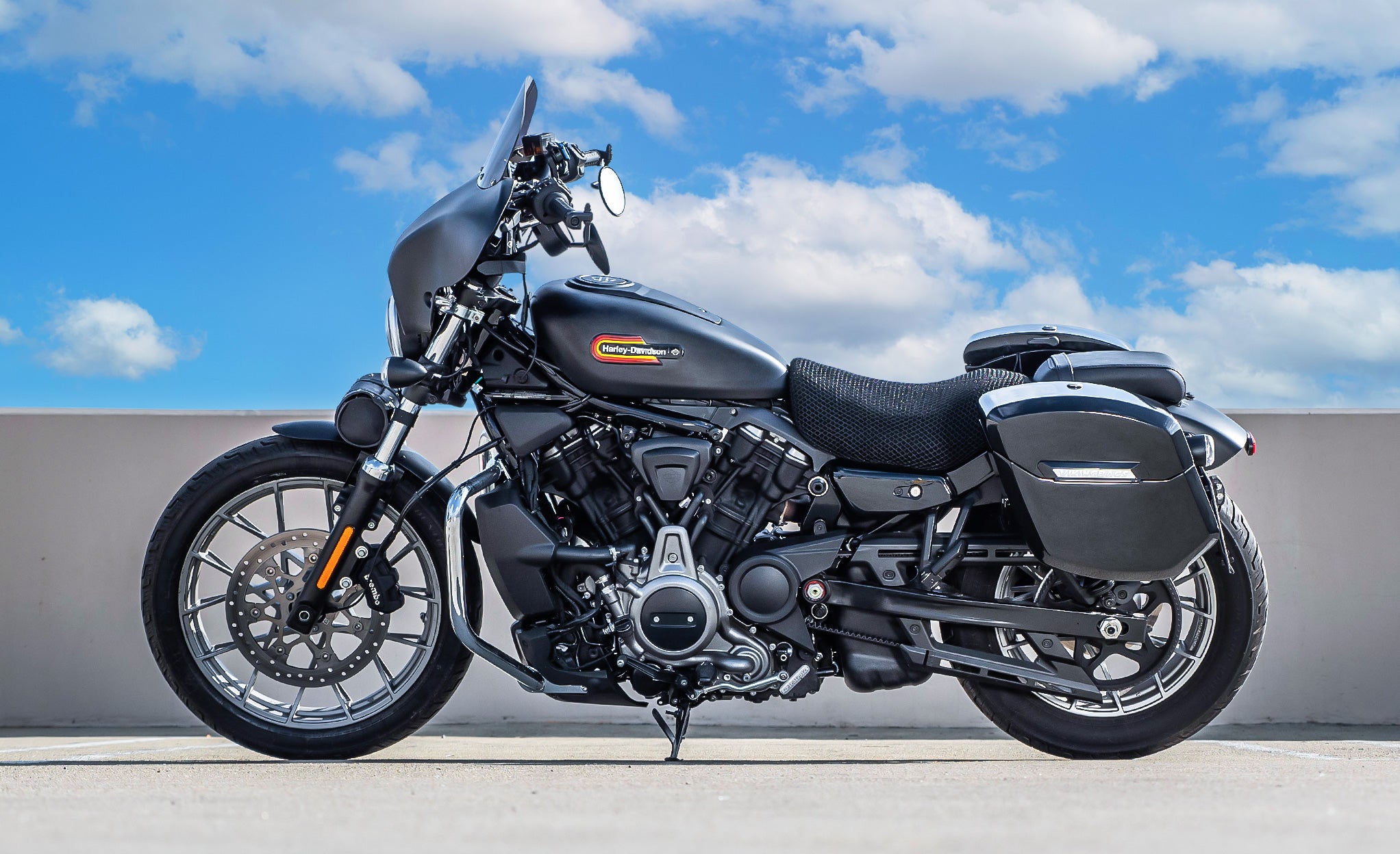 24L - Ironclad Quick-Mount Medium Harley Sportster Nightster RH975/S Painted Hard Saddlebags Life Style Photo @expand