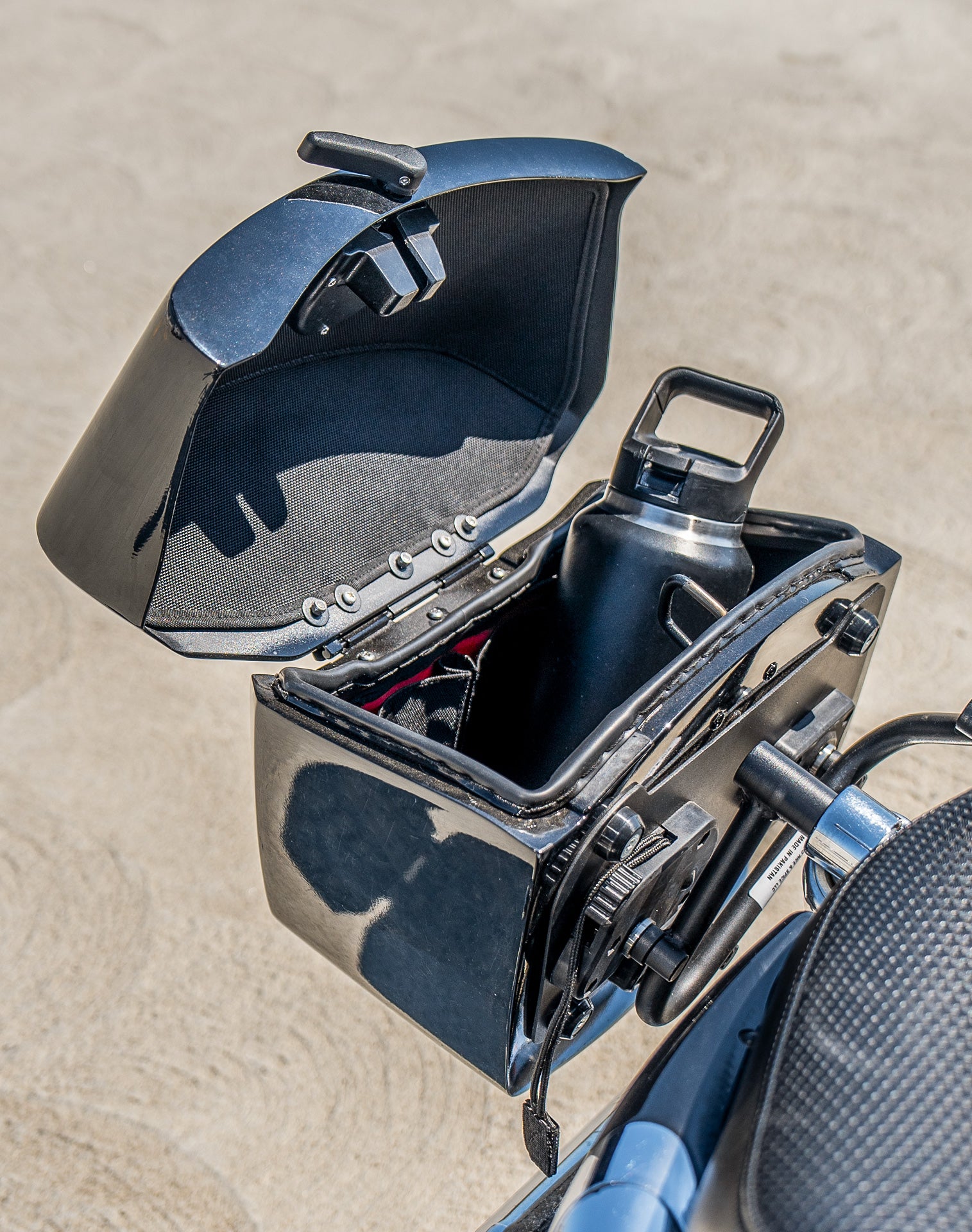 24L - Ironclad Quick-Mount Medium Harley Sportster Seventy Two 72 Painted Hard Saddlebags Life style 4