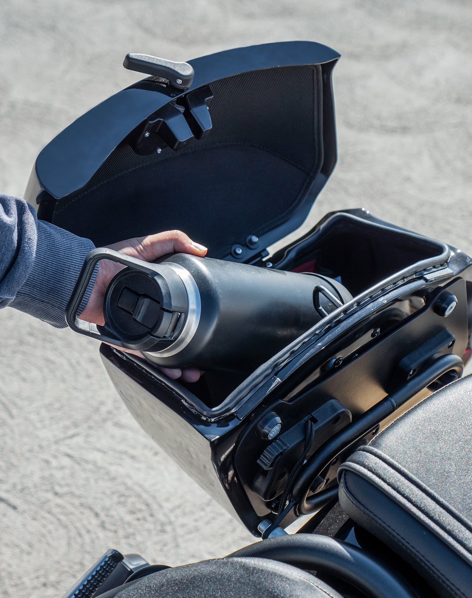 24L - Ironclad Quick-Mount Medium Honda Rebel 300 Painted Hard Saddlebags Life style 4