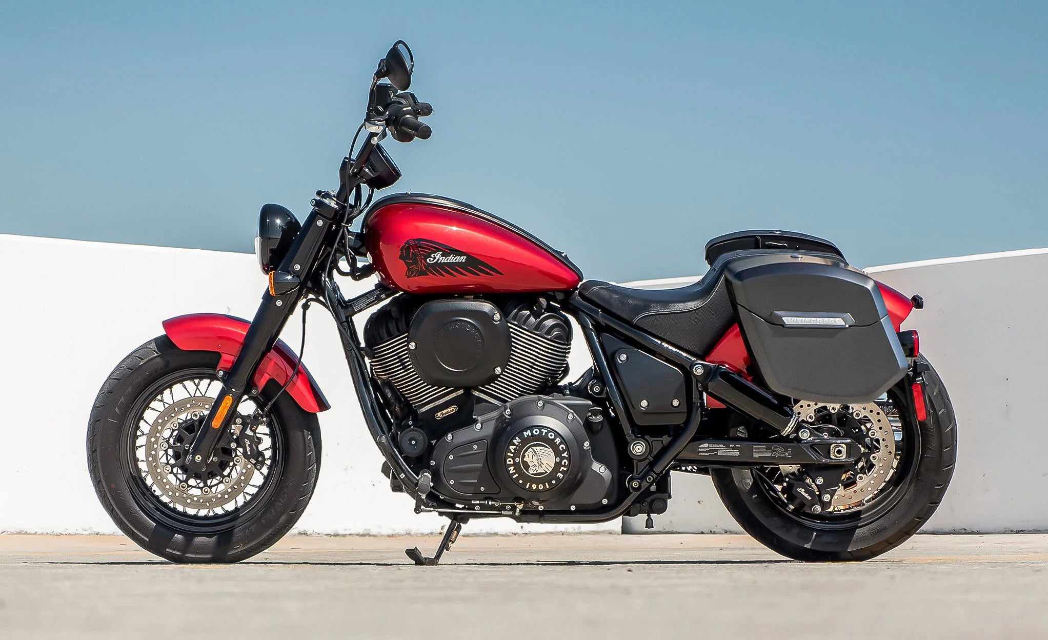 24L - Ironclad Quick-Mount Medium Indian Chief Bobber Matte Hard Saddlebags Lifestyle Image @expand