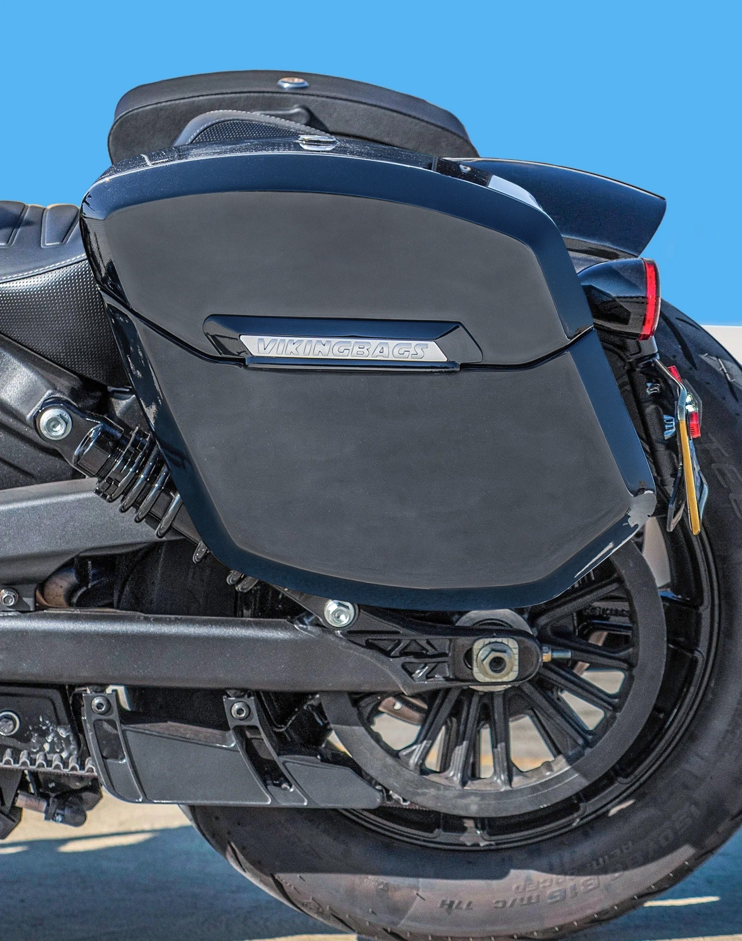 24L - Ironclad Quick-Mount Medium Indian Scout Bobber Sixty Painted Hard Saddlebags