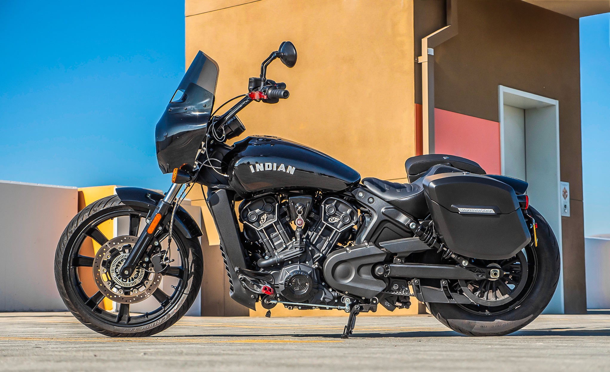 24L - Ironclad Quick-Mount Medium Indian Scout Bobber Twenty Matte Hard Saddlebags Life Style Photo @expand