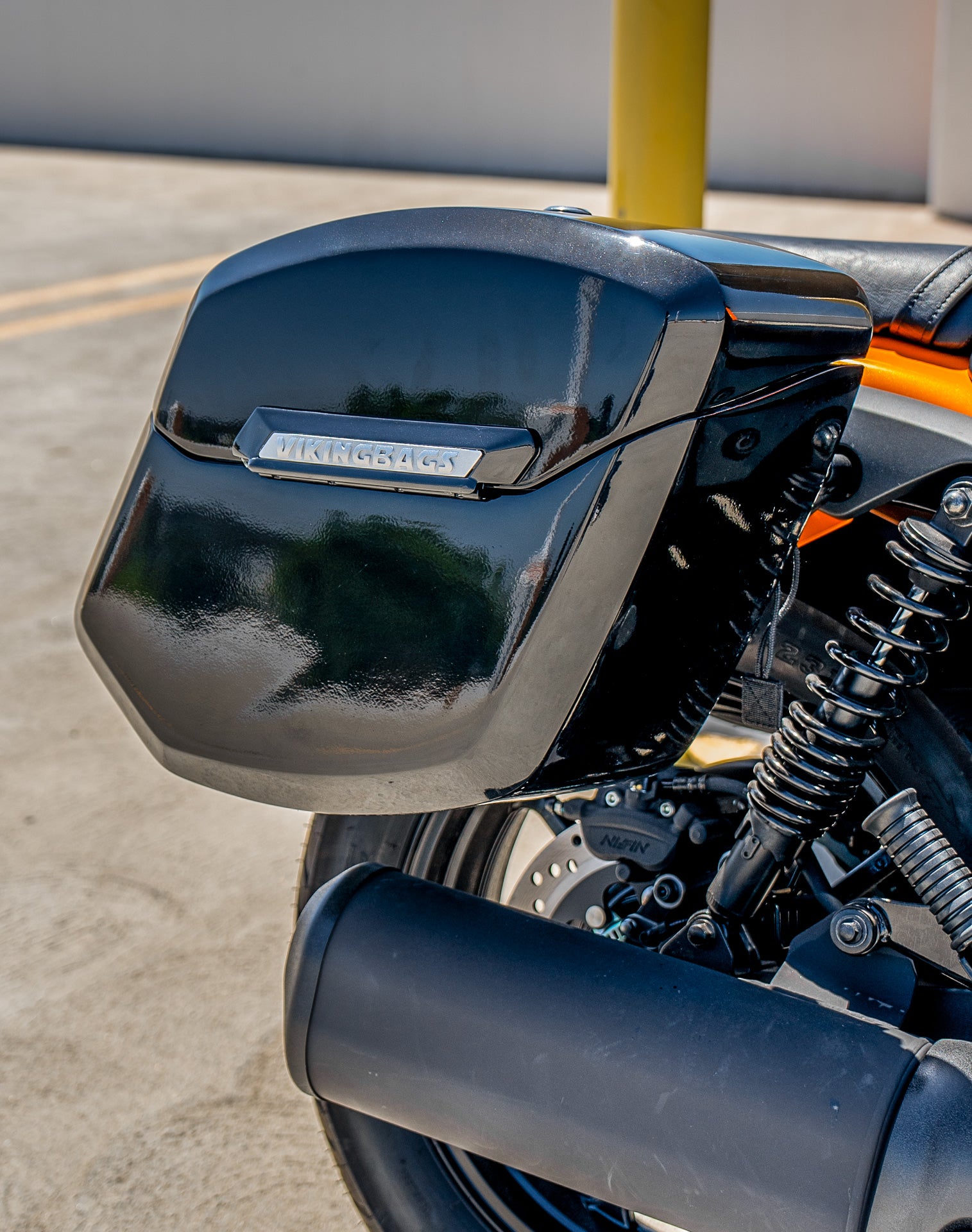 24L - Ironclad Quick-Mount Medium Kawasaki Eliminator 450 Painted Hard Saddlebags Life style 3