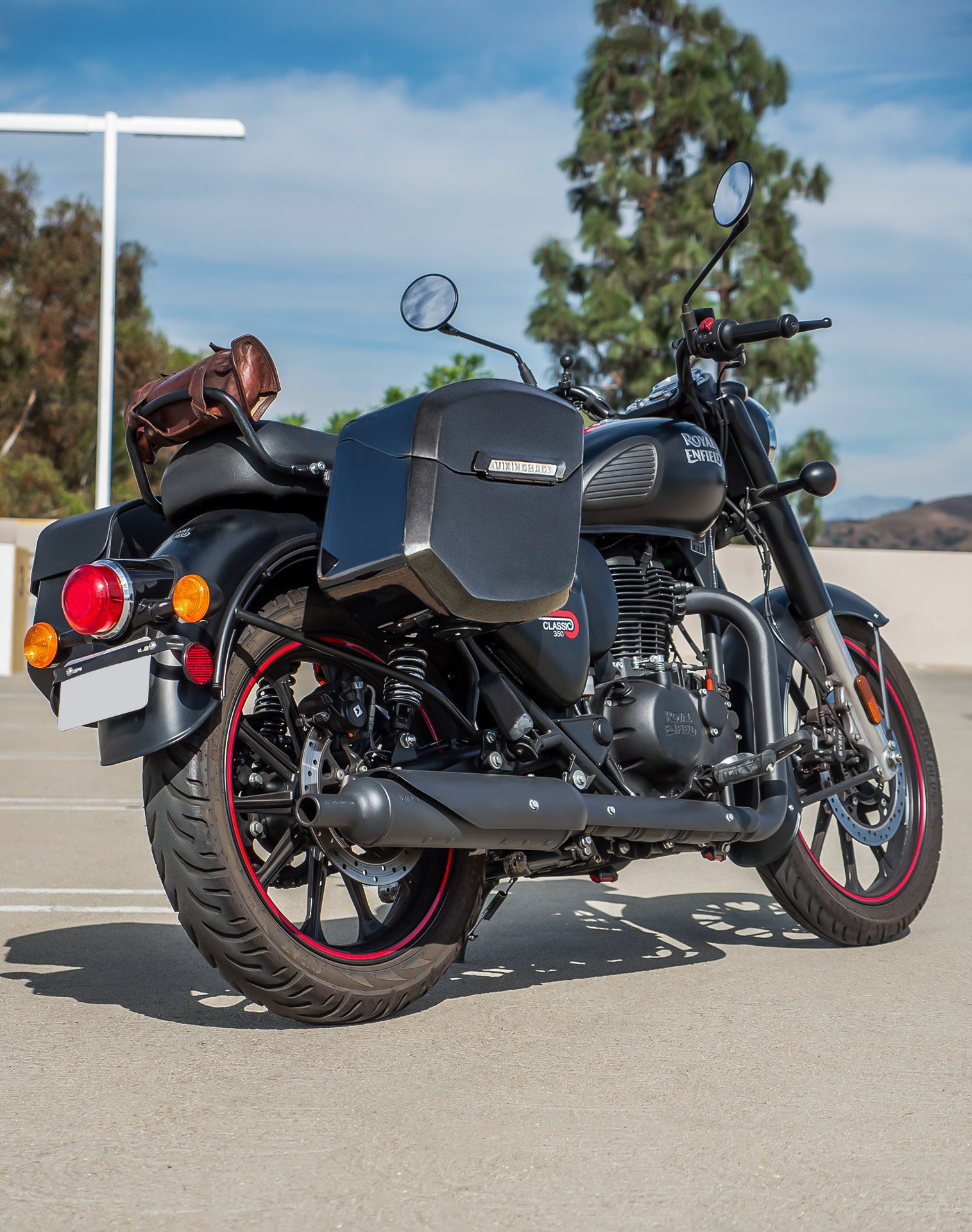 24L - Ironclad Quick-Mount Medium Royal Enfield Classic 350 Painted Hard Saddlebags Lifestyle