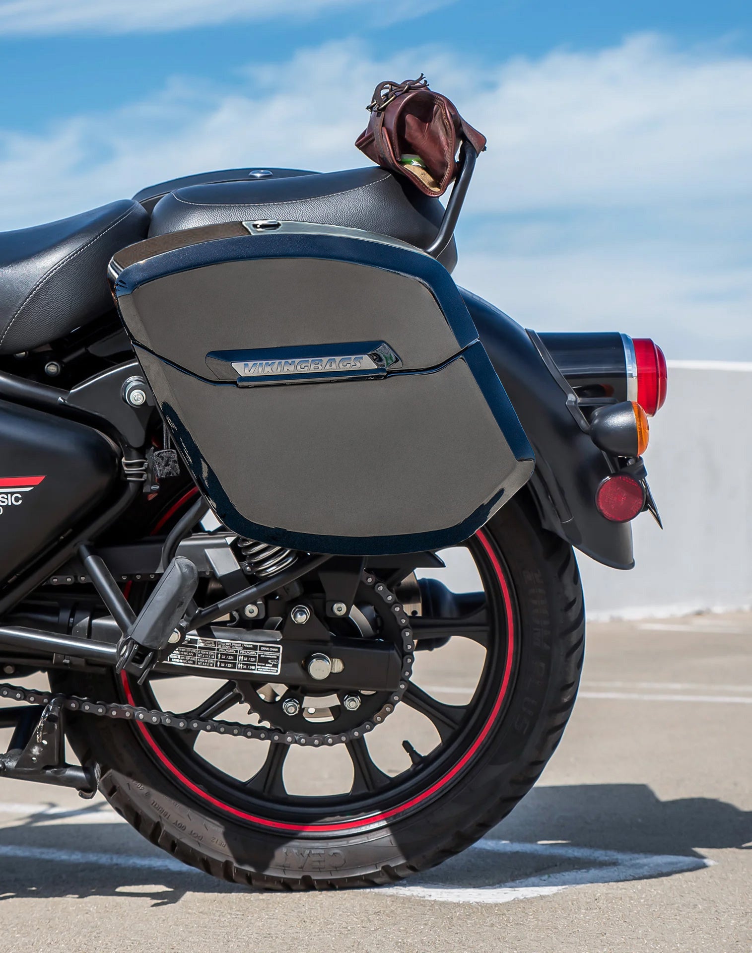 24L - Ironclad Quick-Mount Medium Royal Enfield Classic 350 Painted Hard Saddlebags Lifestyle