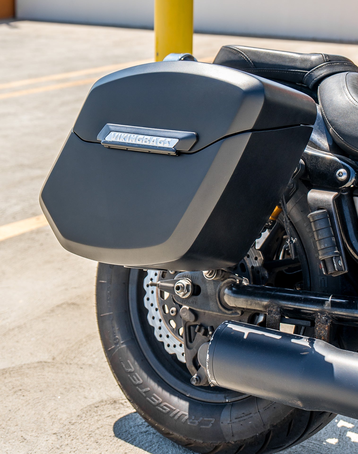 24L - Ironclad Quick-Mount Medium Yamaha Bolt Specific Matte Hard Saddlebags Life style 3