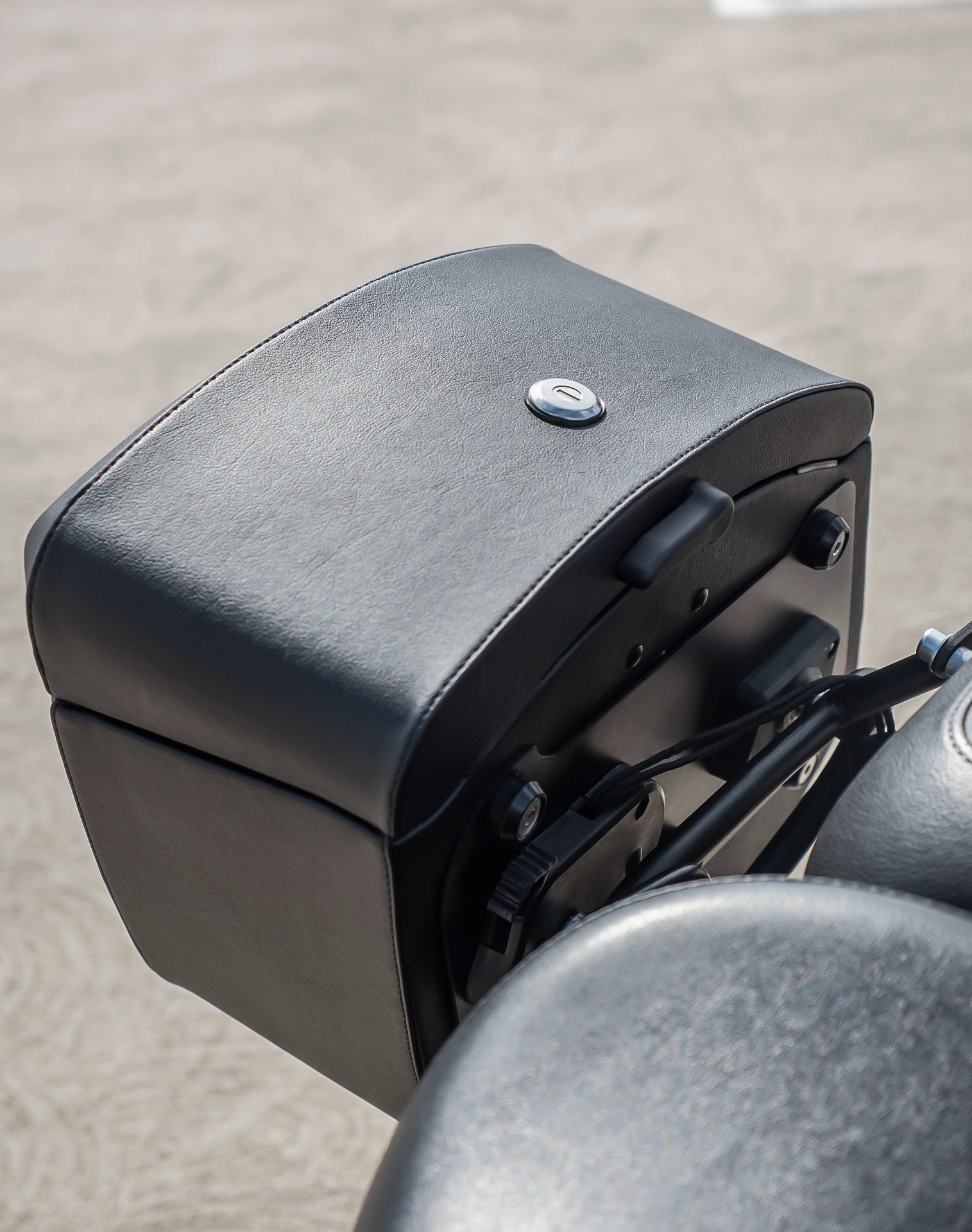 24L - Ironclad Quick-Mount Medium Royal Enfield Classic 350 Leather Wrapped Hard Saddlebags Life Style 3