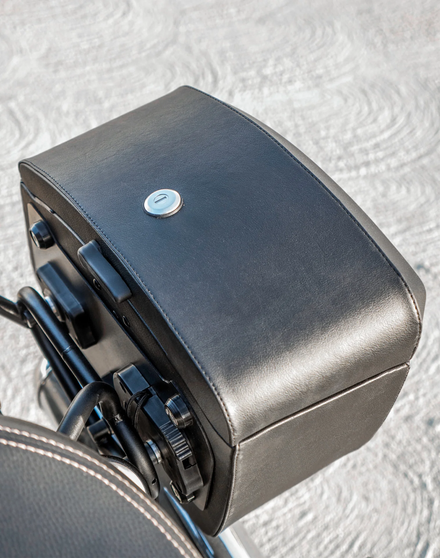 24L - Ironclad Quick-Mount Medium Royal Enfield Super Meteor 650 Leather Wrapped Hard Saddlebags Life Style 3