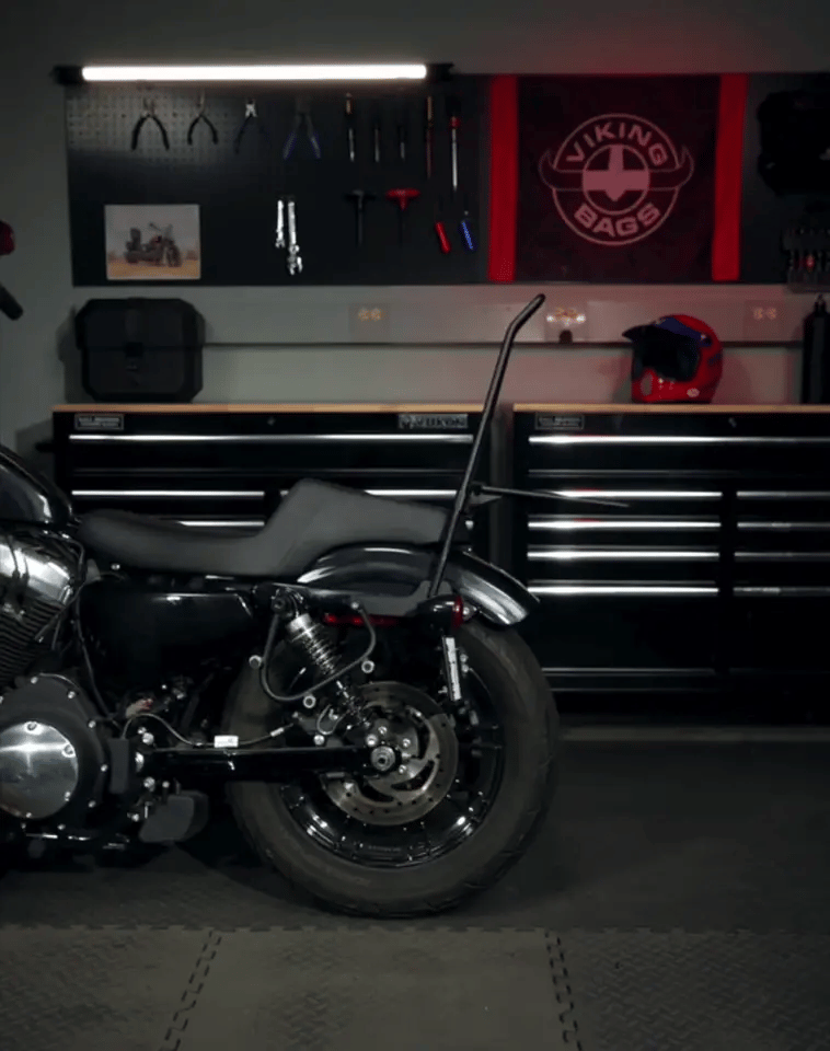 24L - Ironclad Quick-Mount Medium Triumph Thruxton RS Leather Wrapped Hard Saddlebags GIF