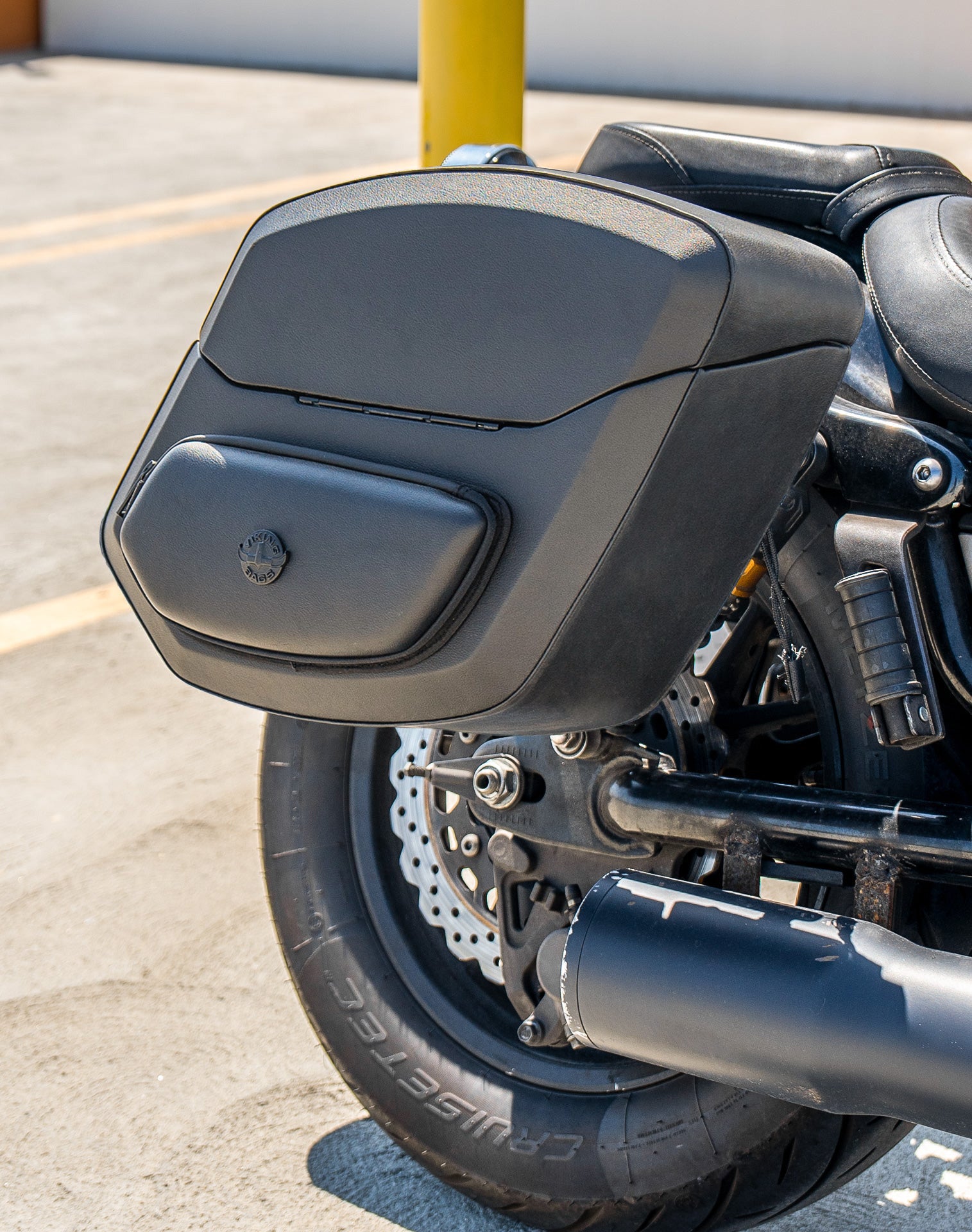 24L - Ironclad Quick-Mount Medium Yamaha Bolt Specific Leather Wrapped Hard Saddlebags