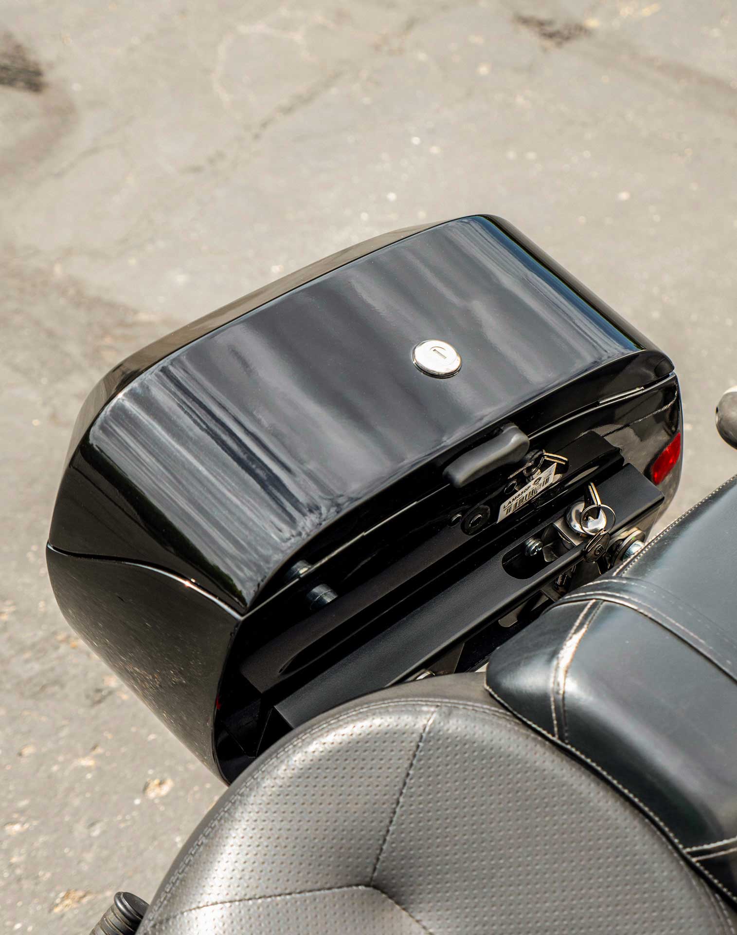 40L - Lamellar Raven Extra Large Kawasaki Vulcan S VN650 Painted Motorcycle Hard Saddlebags v3