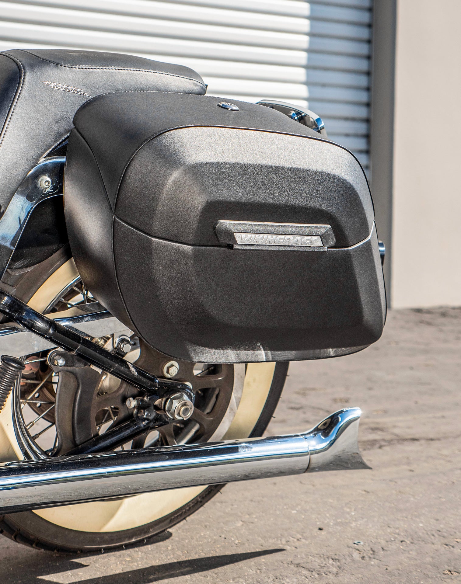 40L - Lamellar Raven Extra Large Leather Covered Motorcycle Hard Saddlebags for Harley Softail Deluxe FLSTN/I v3