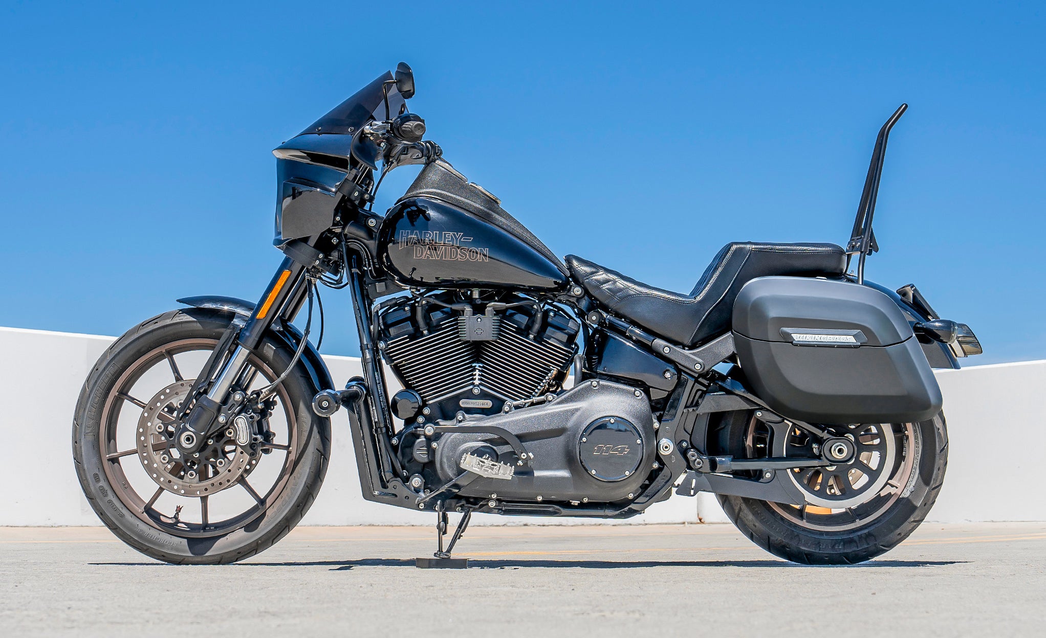 40L - Lamellar Raven Extra Large Matte Motorcycle Hard Saddlebags for Harley Softail Low Rider S FXLRS Lifestyle @expand