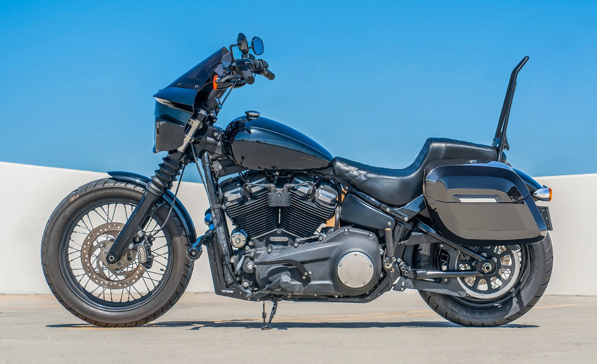 40L - Lamellar Raven Extra Large Painted Motorcycle Hard Saddlebags for Harley Softail Street Bob FXBB/S Lifestyle @expand