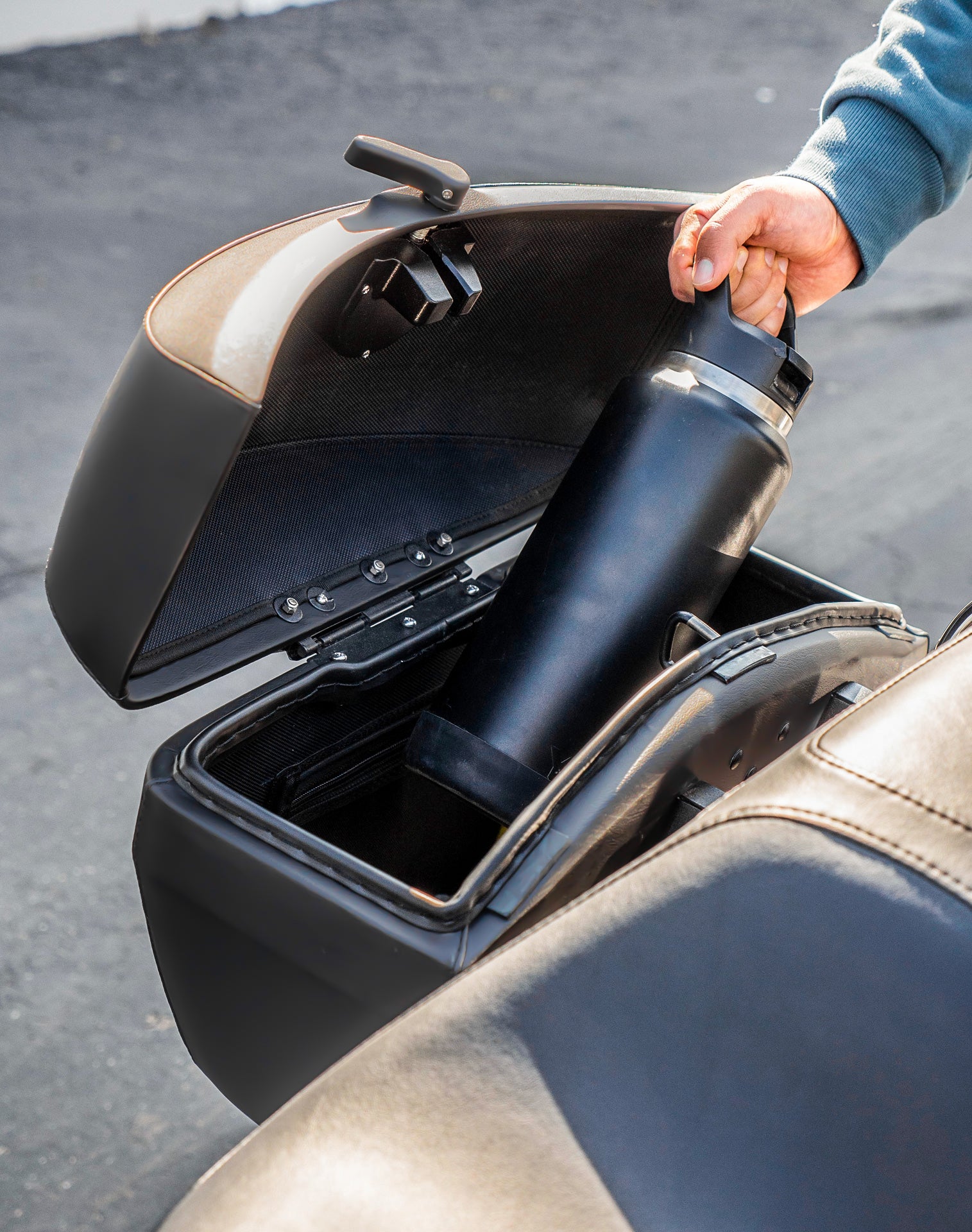 44L - Lamellar Stallion Extra Large Matte Motorcycle Hard Saddlebags for Harley Softail Deluxe FLSTN/I v4