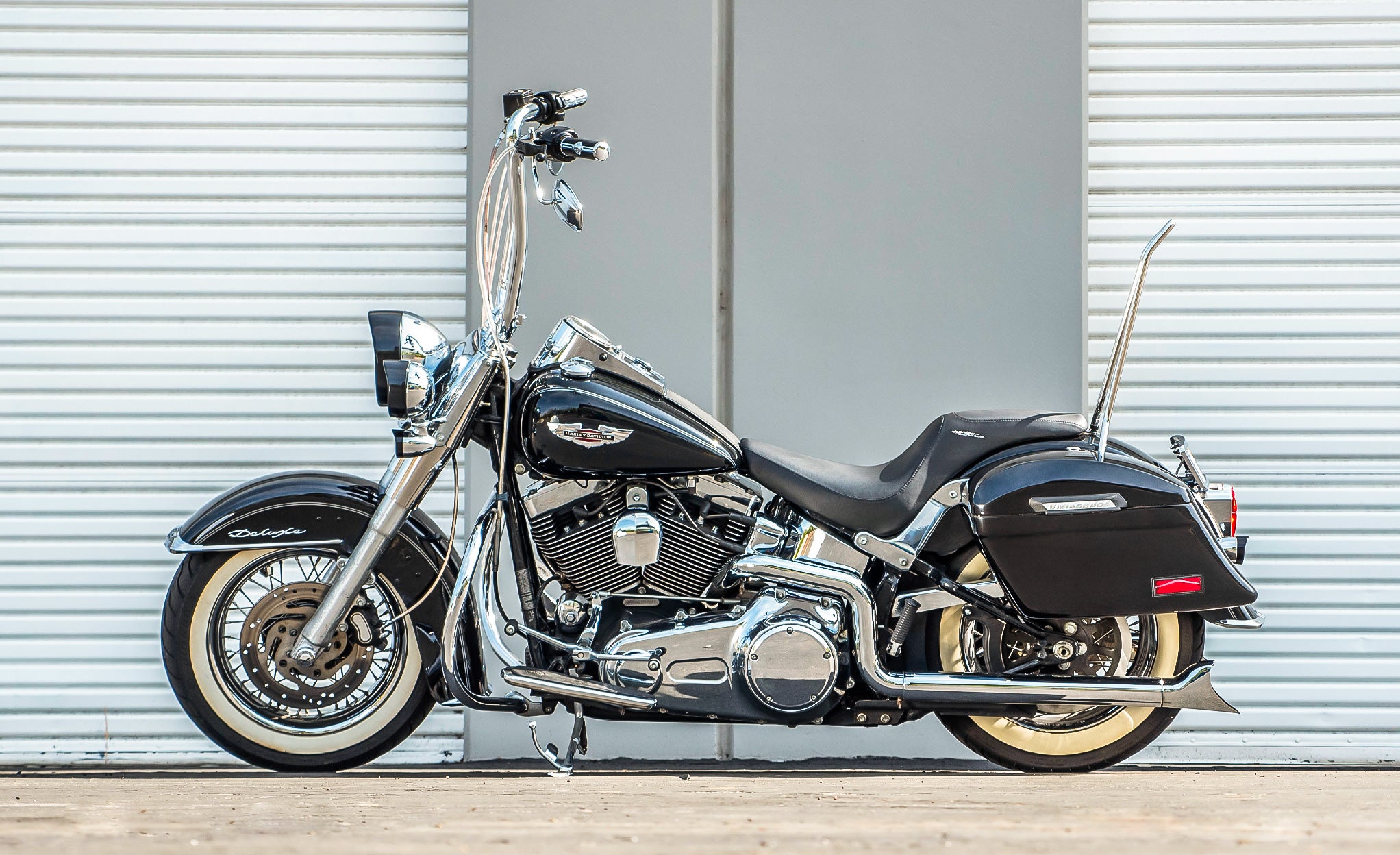 44L - Lamellar Stallion Extra Large Painted Motorcycle Hard Saddlebags for Harley Softail Deluxe FLSTN/I @expand