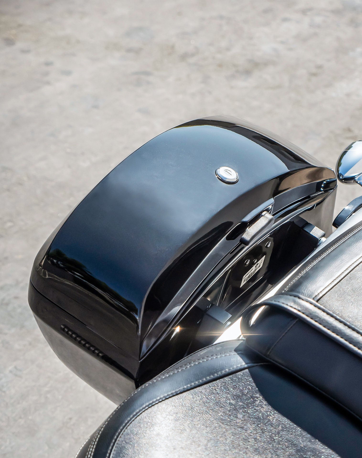 44L - Lamellar Stallion Extra Large Painted Motorcycle Hard Saddlebags for Harley Softail Fat Boy FLFB/S v4