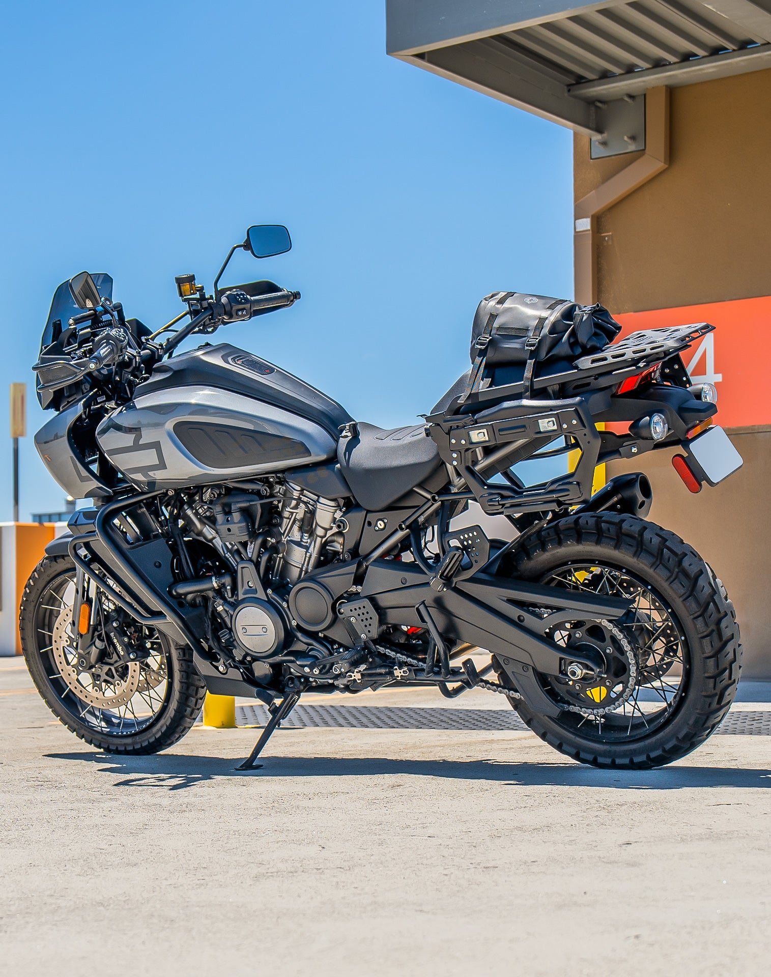 8L - Odyssey Harley Davidson ADV Touring Tailpack Life Style