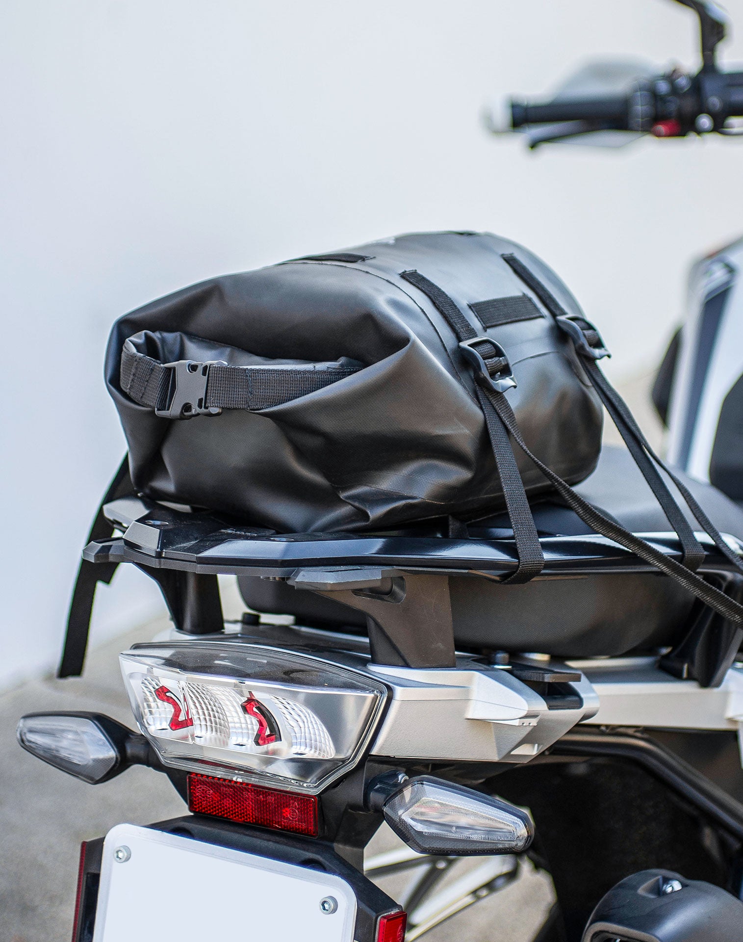 8L - Odyssey ADV Touring Tailpack Life Style